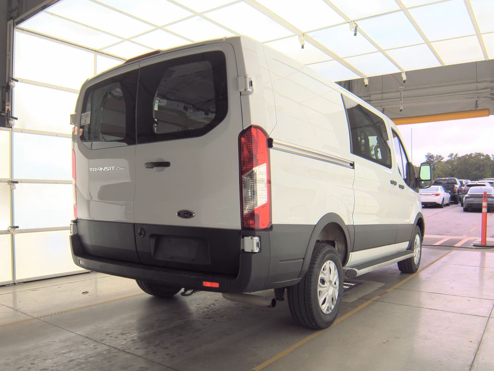 FORD TRANSIT 250 - 5