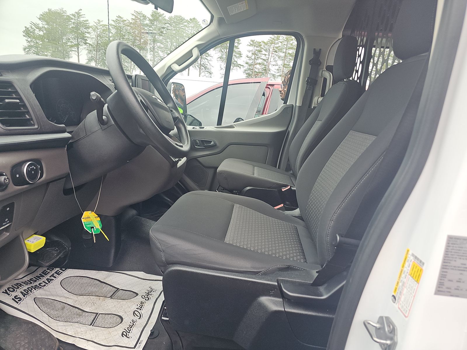 FORD TRANSIT 250 - 8