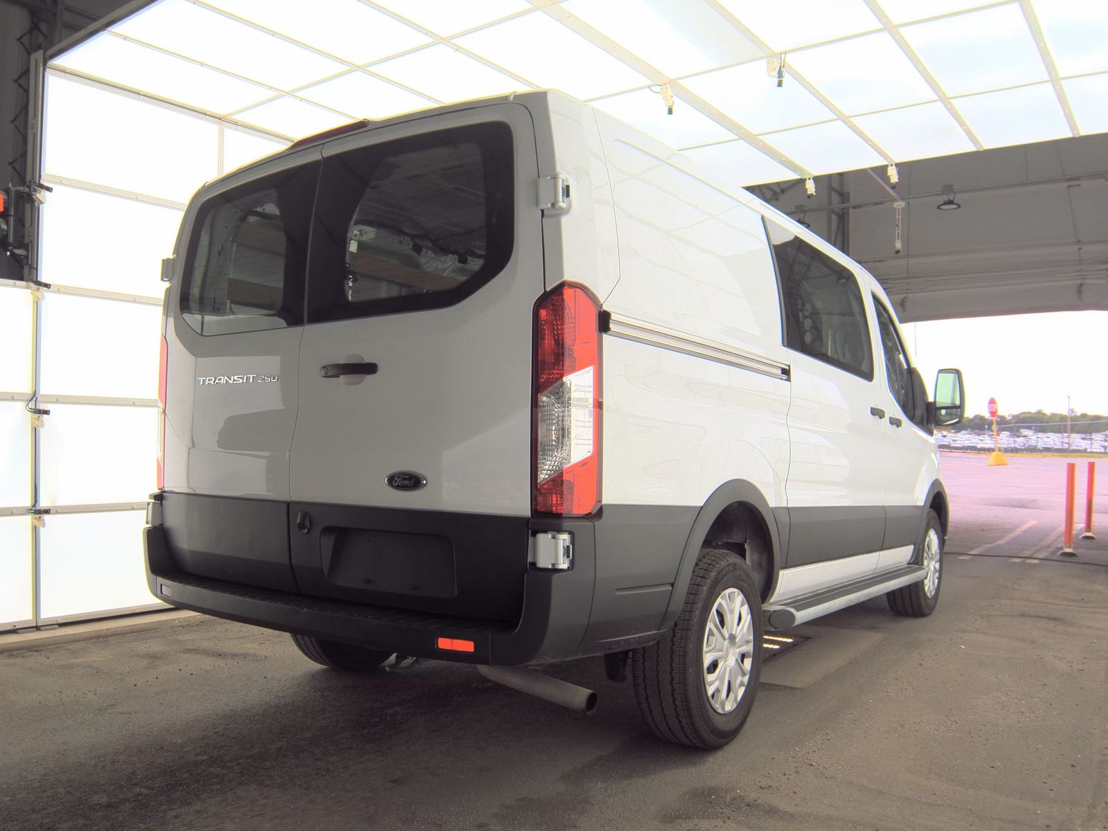 FORD TRANSIT 250 - 5