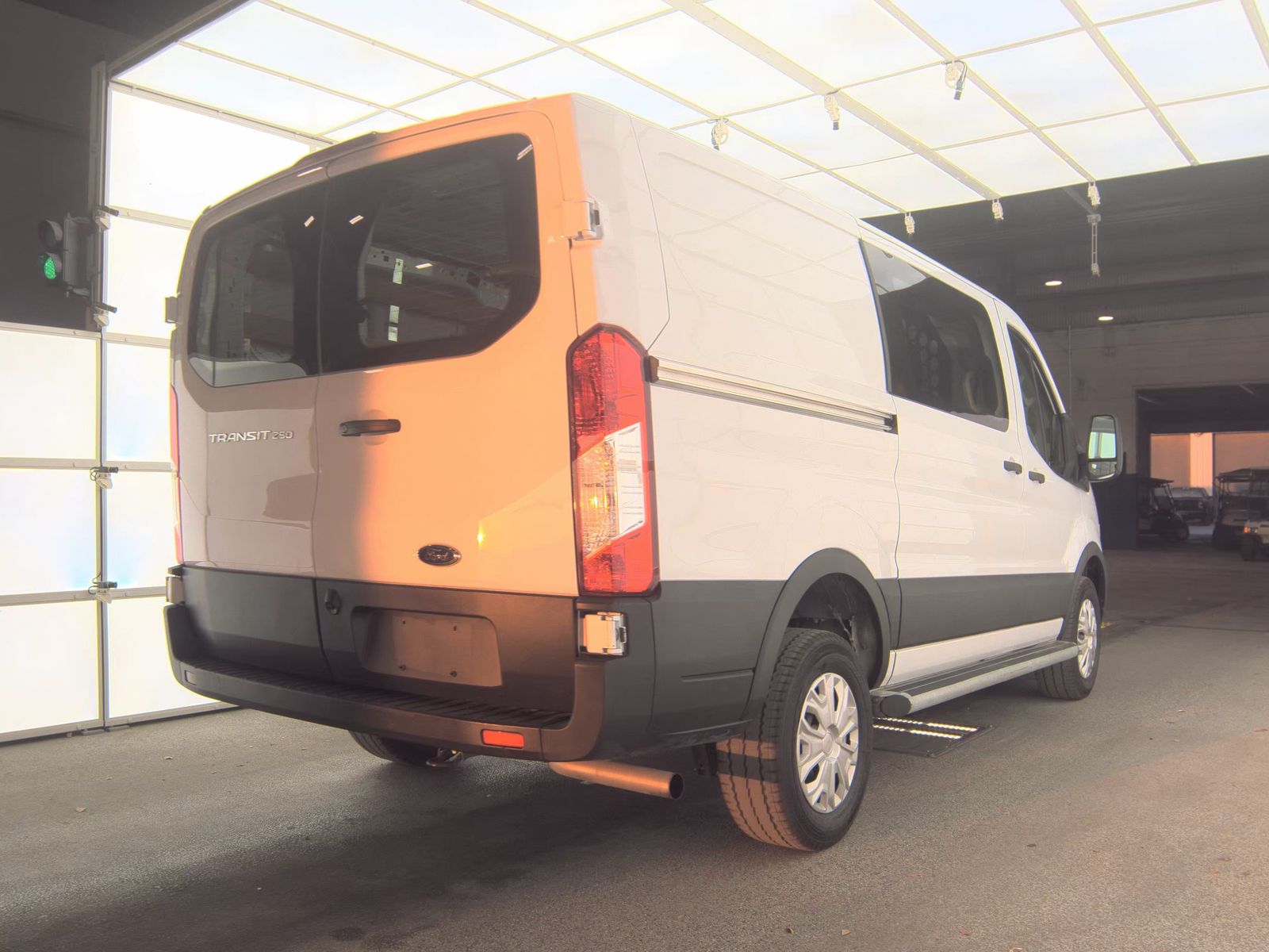 FORD TRANSIT 250 - 5