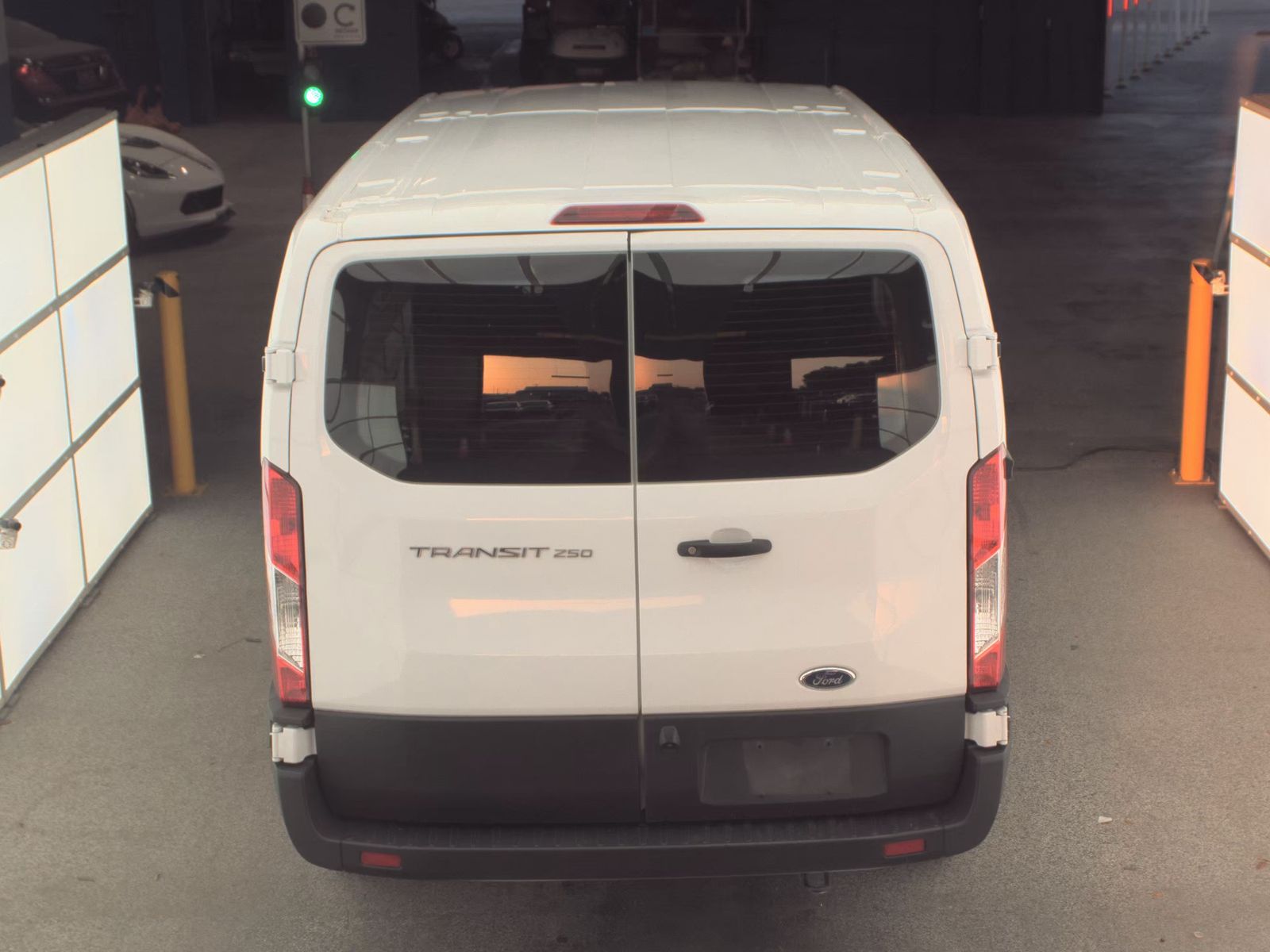 FORD TRANSIT 250 - 6