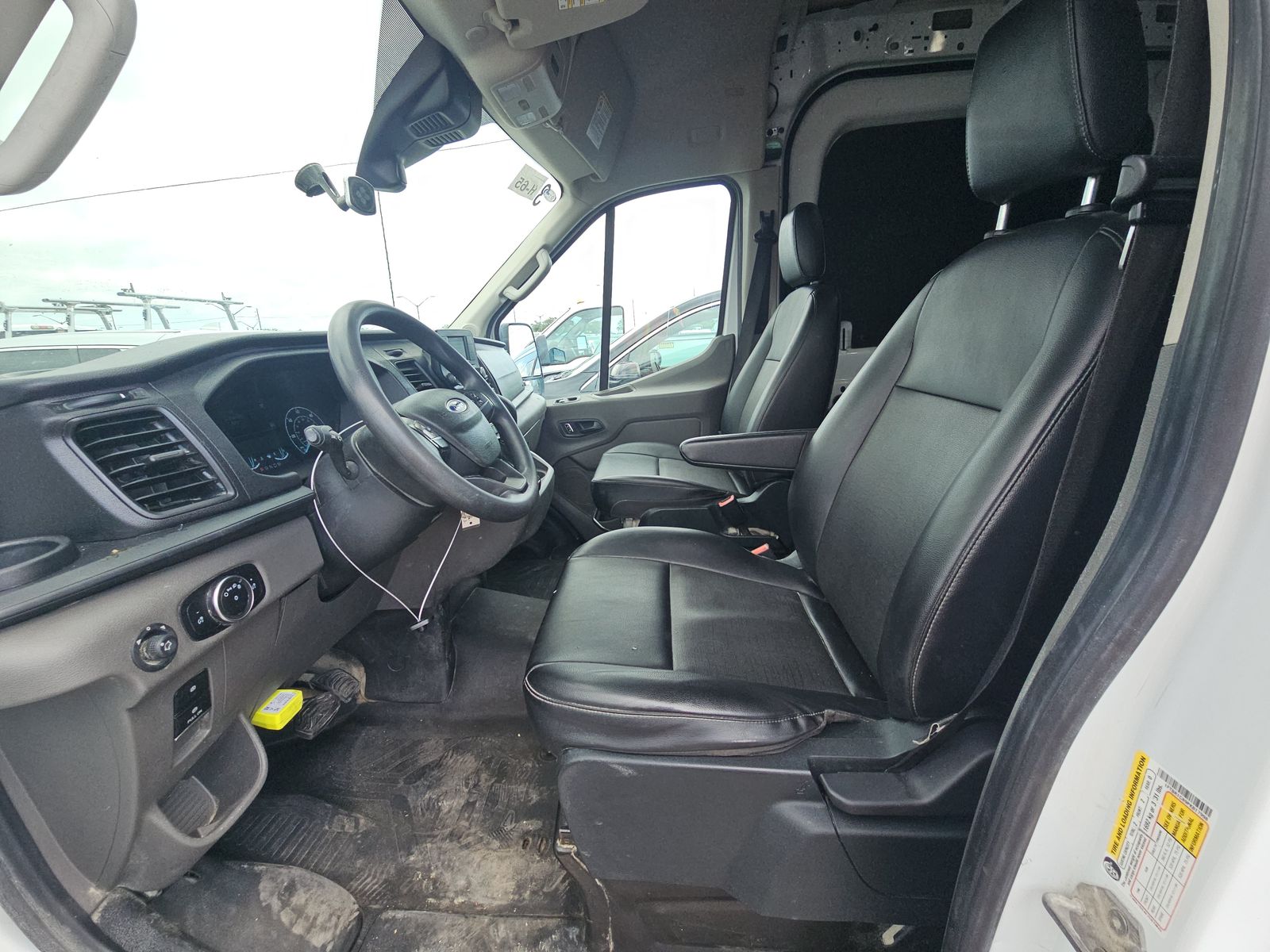 FORD TRANSIT 250 - 8