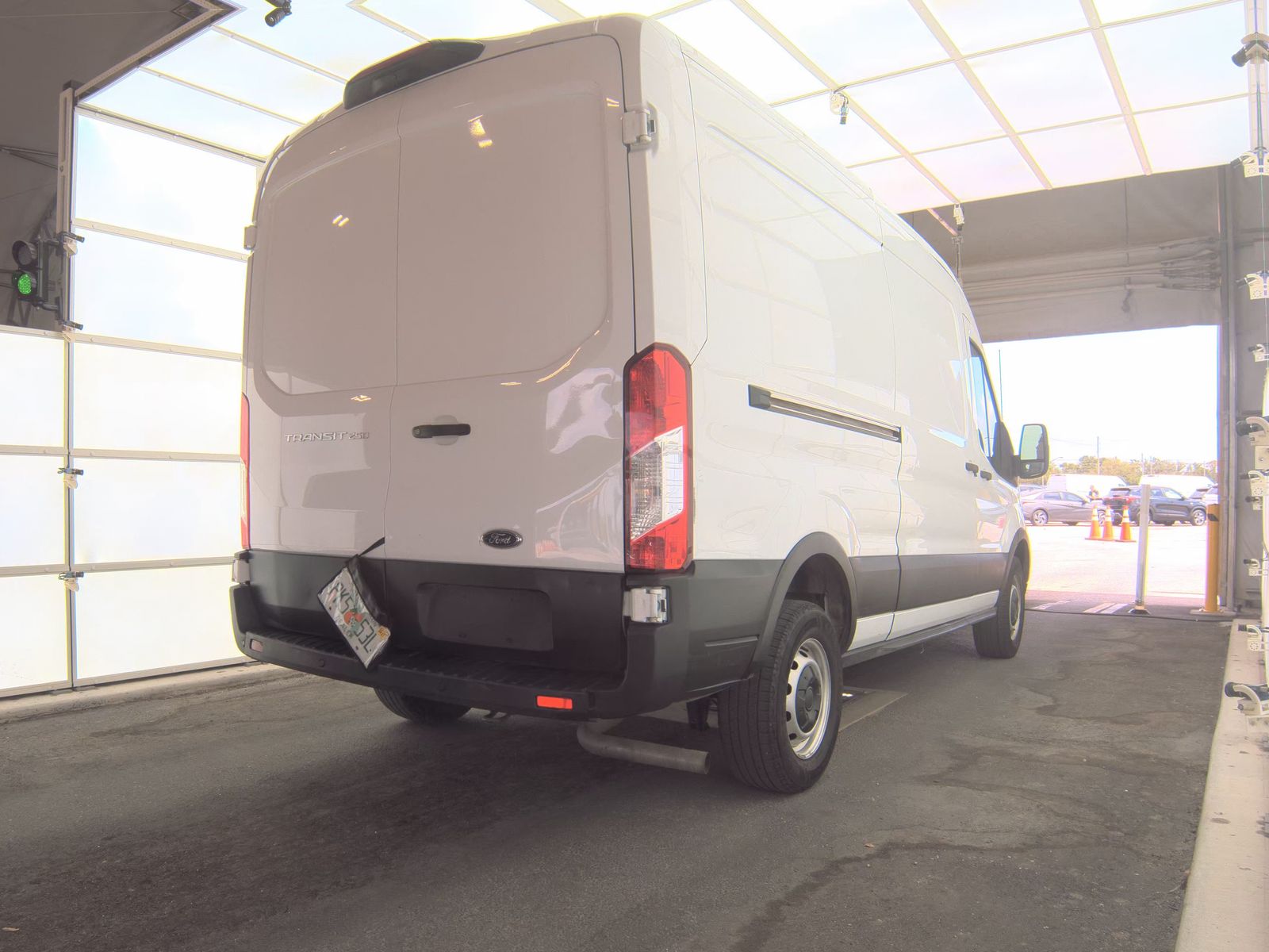 FORD TRANSIT 250 - 5