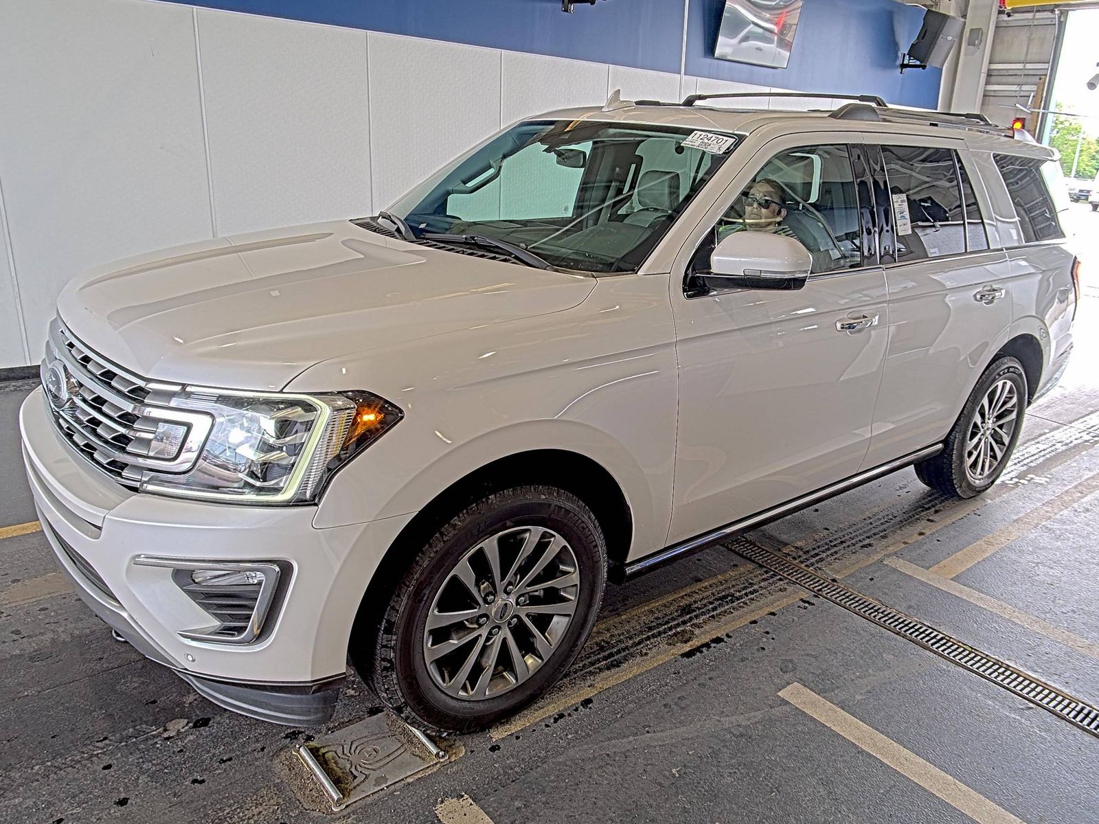 FORD EXPEDITION - 1
