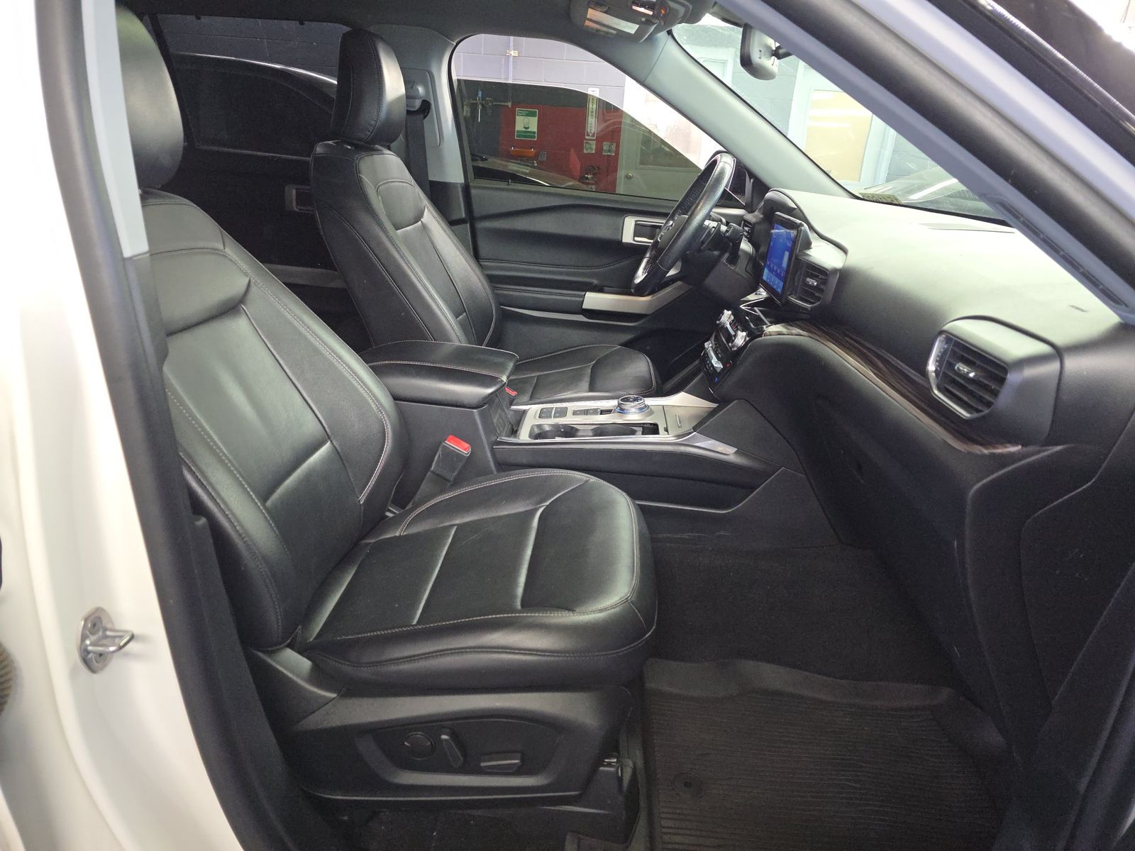 FORD EXPLORER - 9