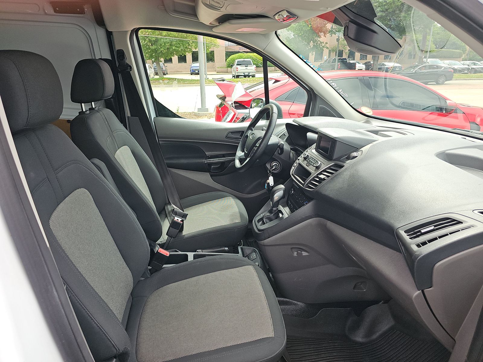 FORD TRANSIT CONNECT - 9