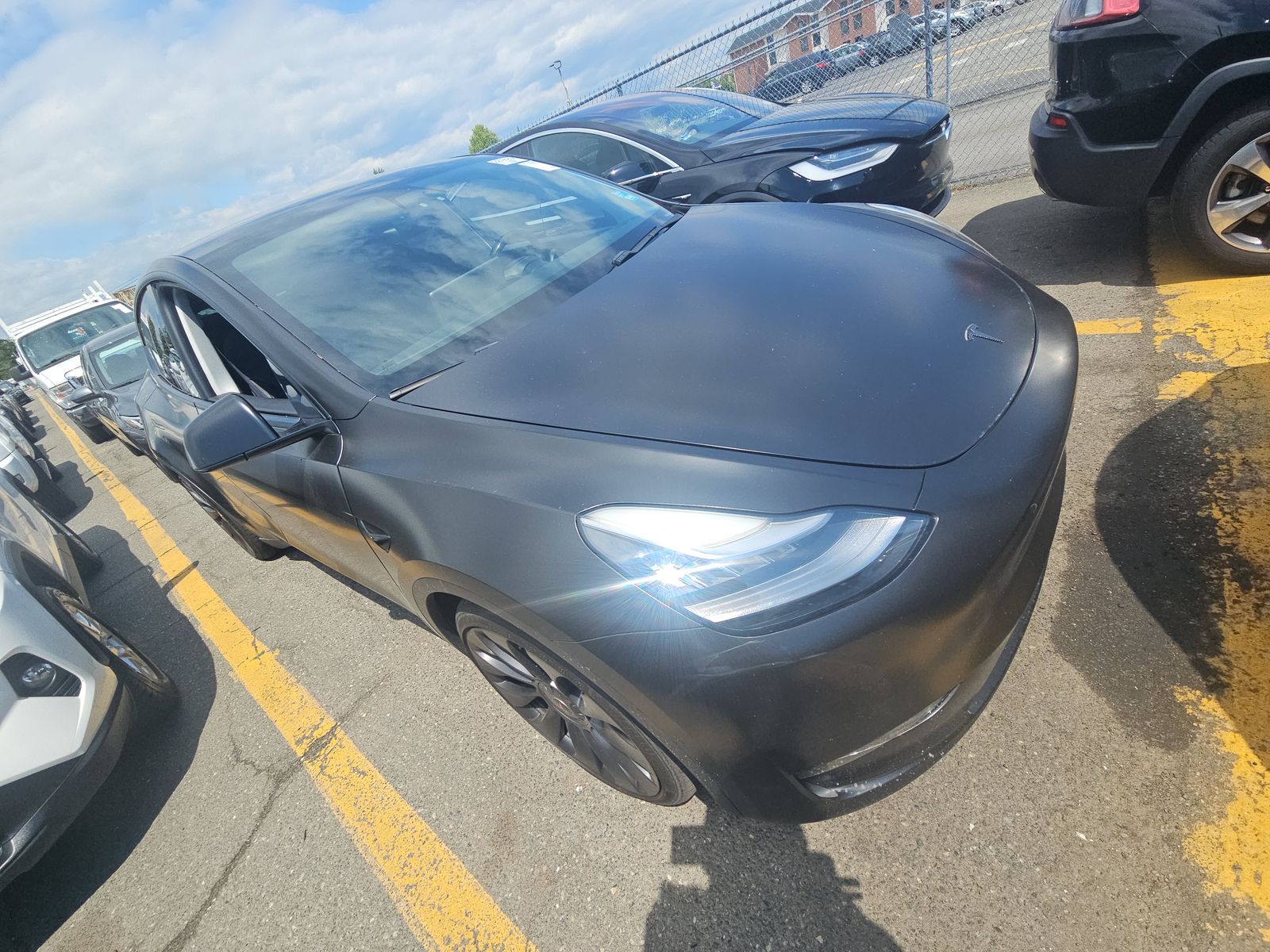 TESLA MODEL Y - 4