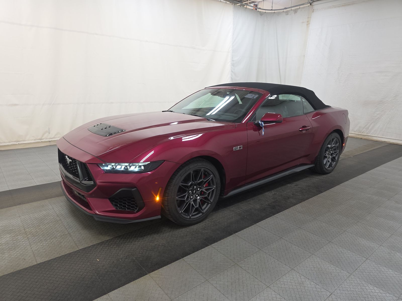 FORD MUSTANG - 1