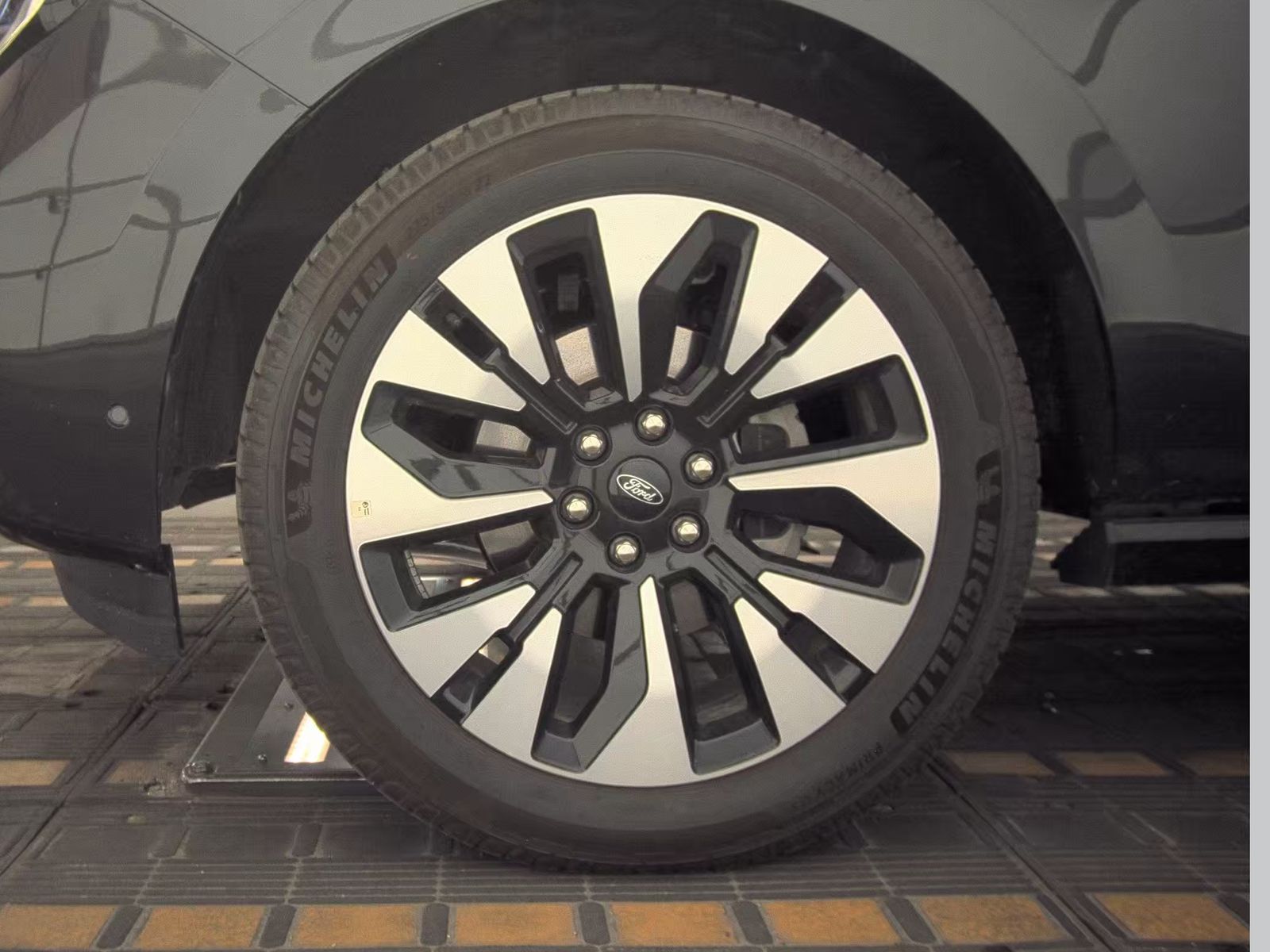 FORD EXPEDITION MAX - 10