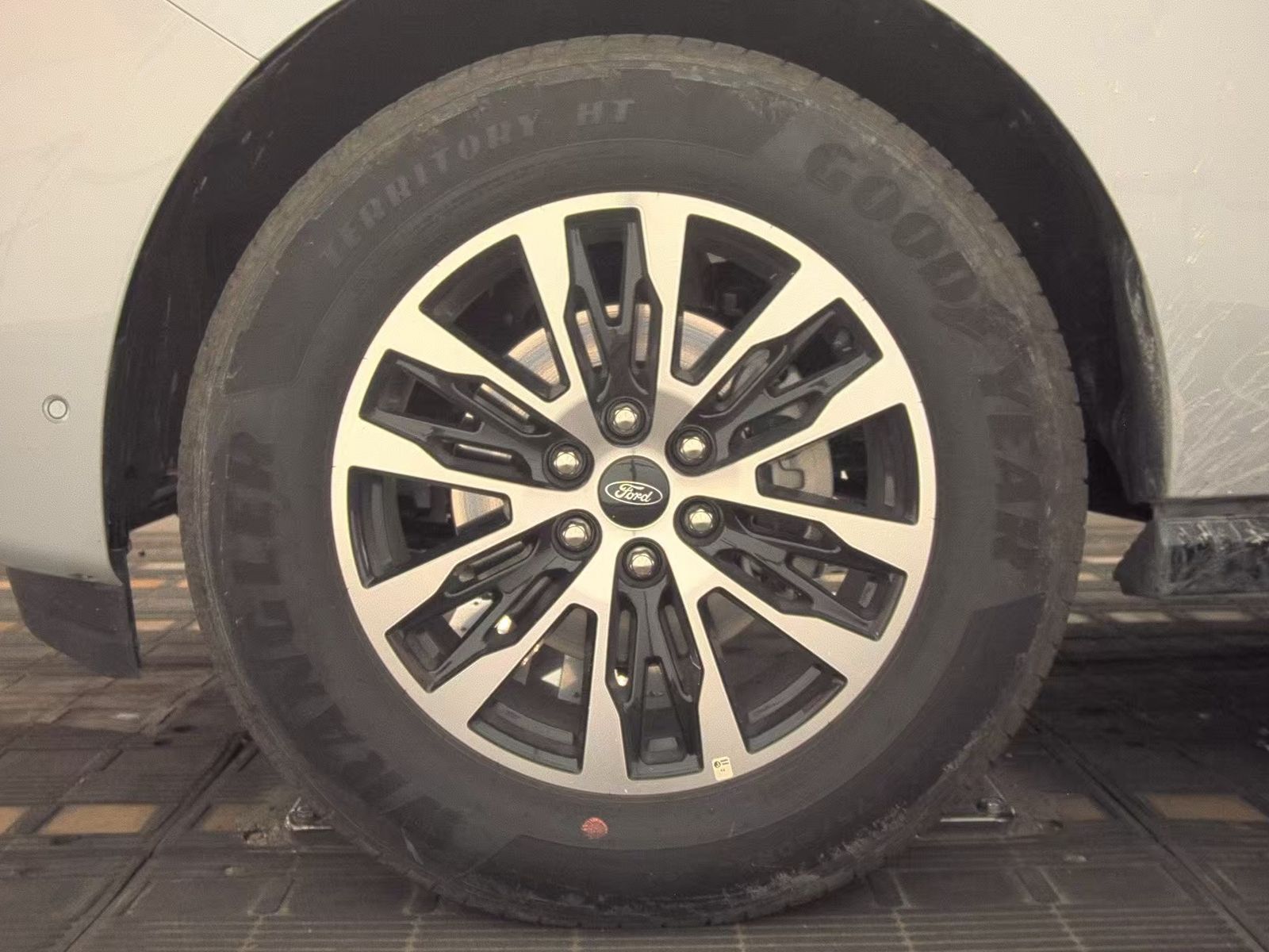 FORD EXPEDITION - 10