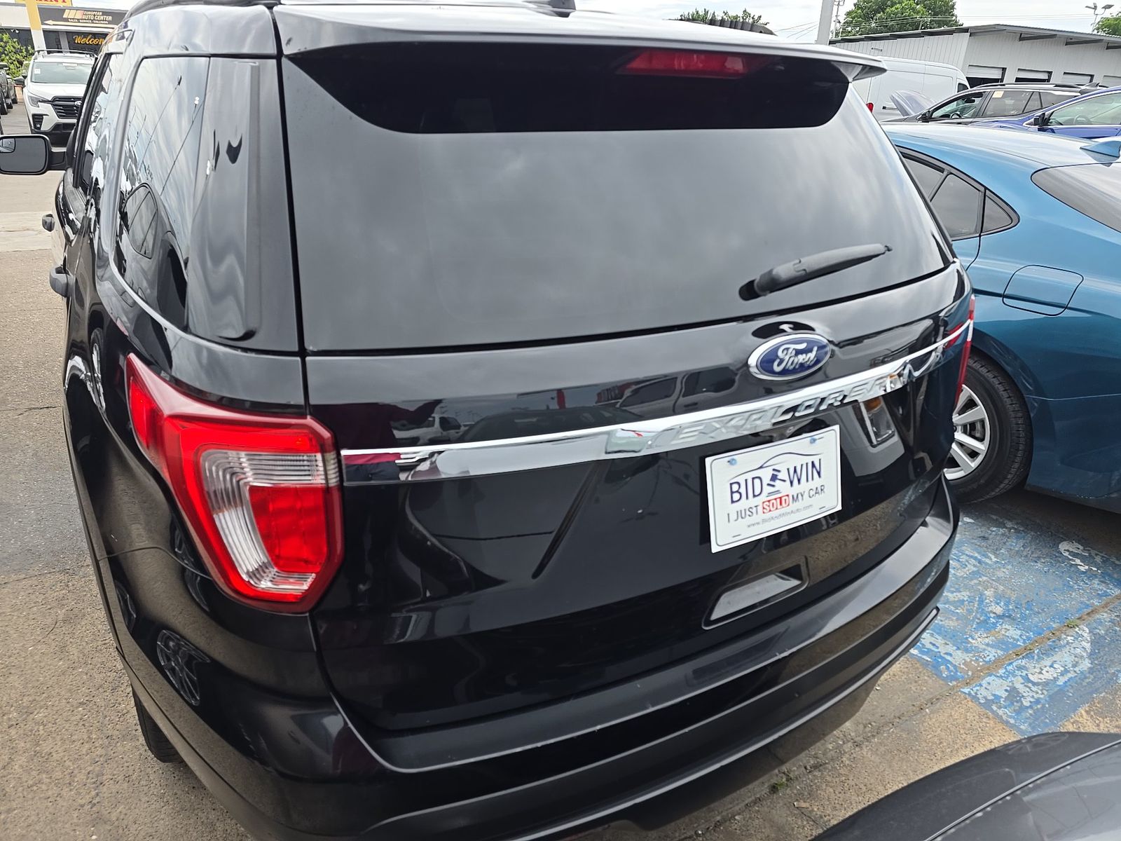 FORD EXPLORER - 6
