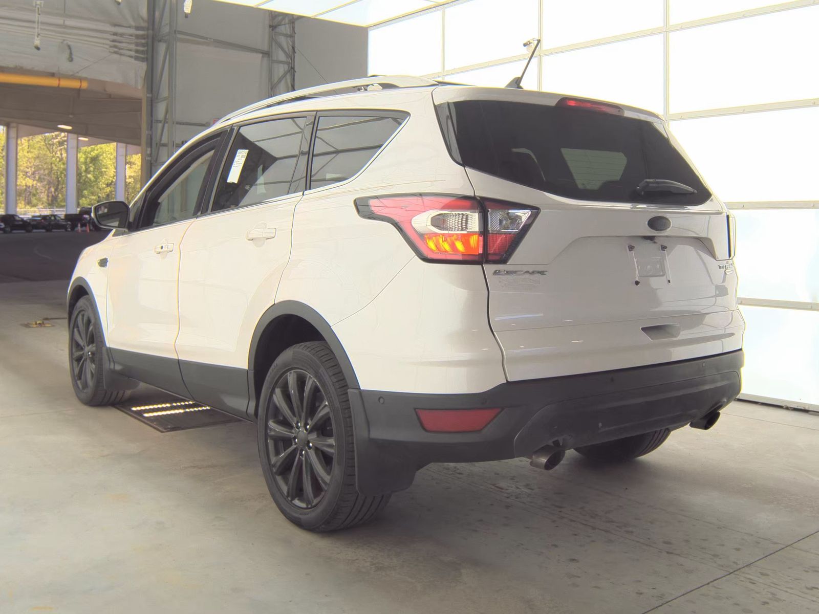 FORD ESCAPE - 9
