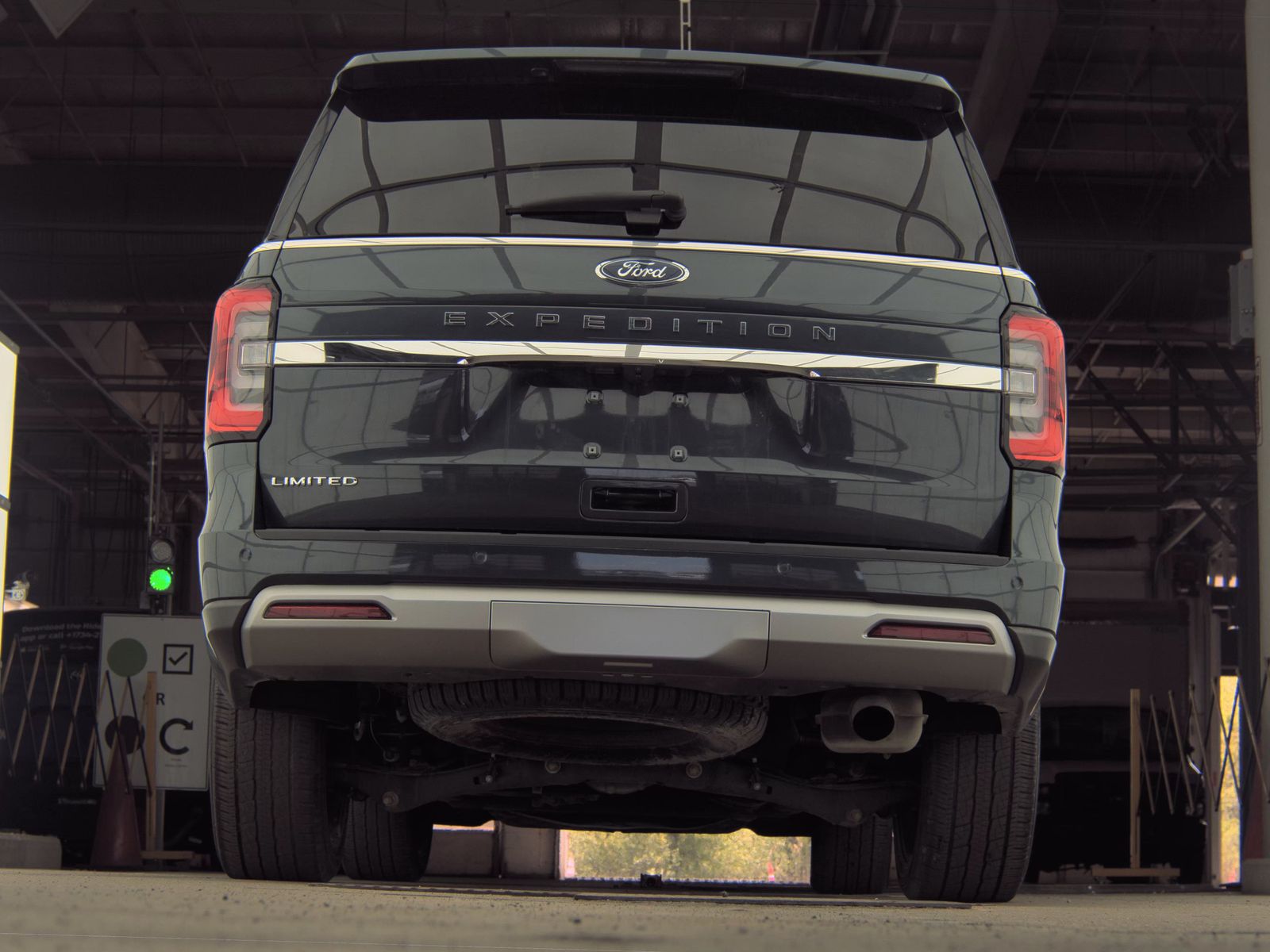 FORD EXPEDITION - 8