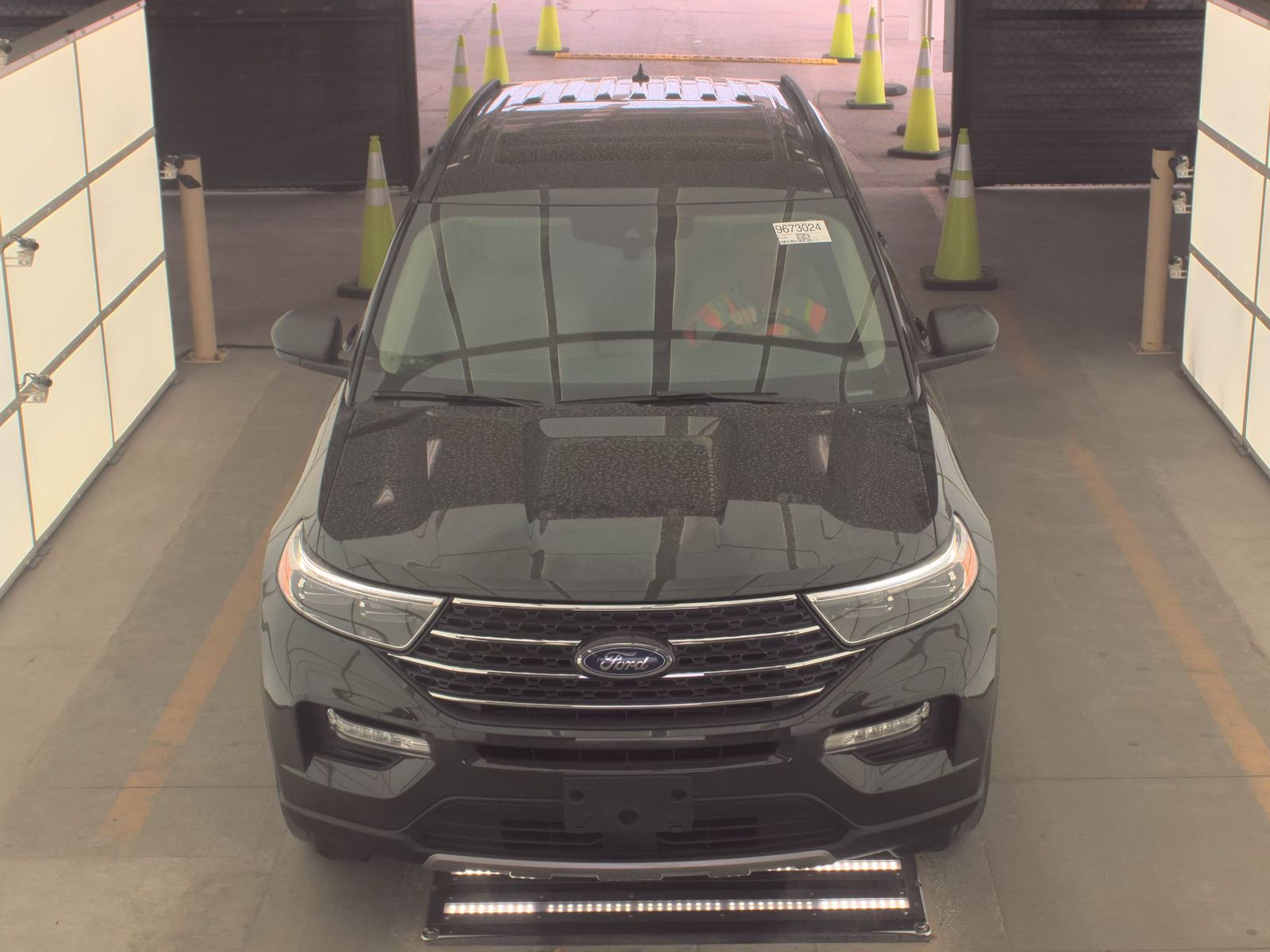 FORD EXPLORER - 3