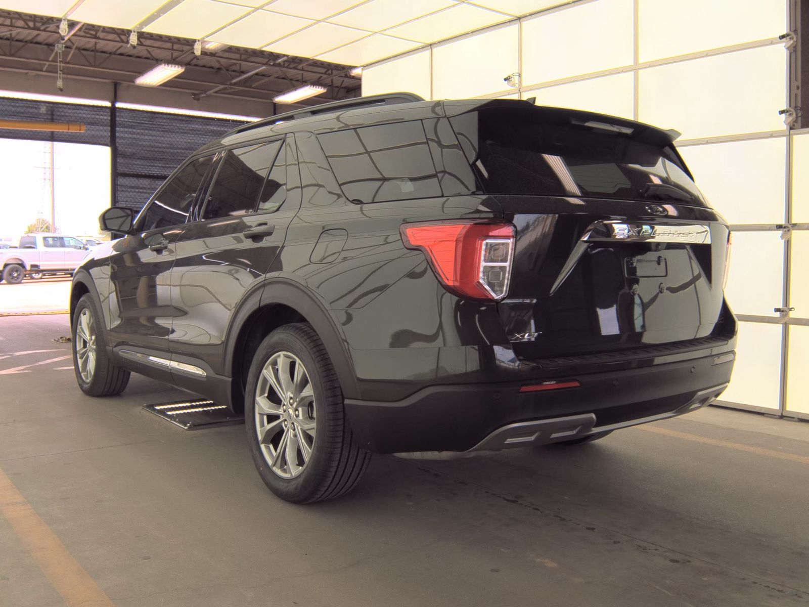 FORD EXPLORER - 9