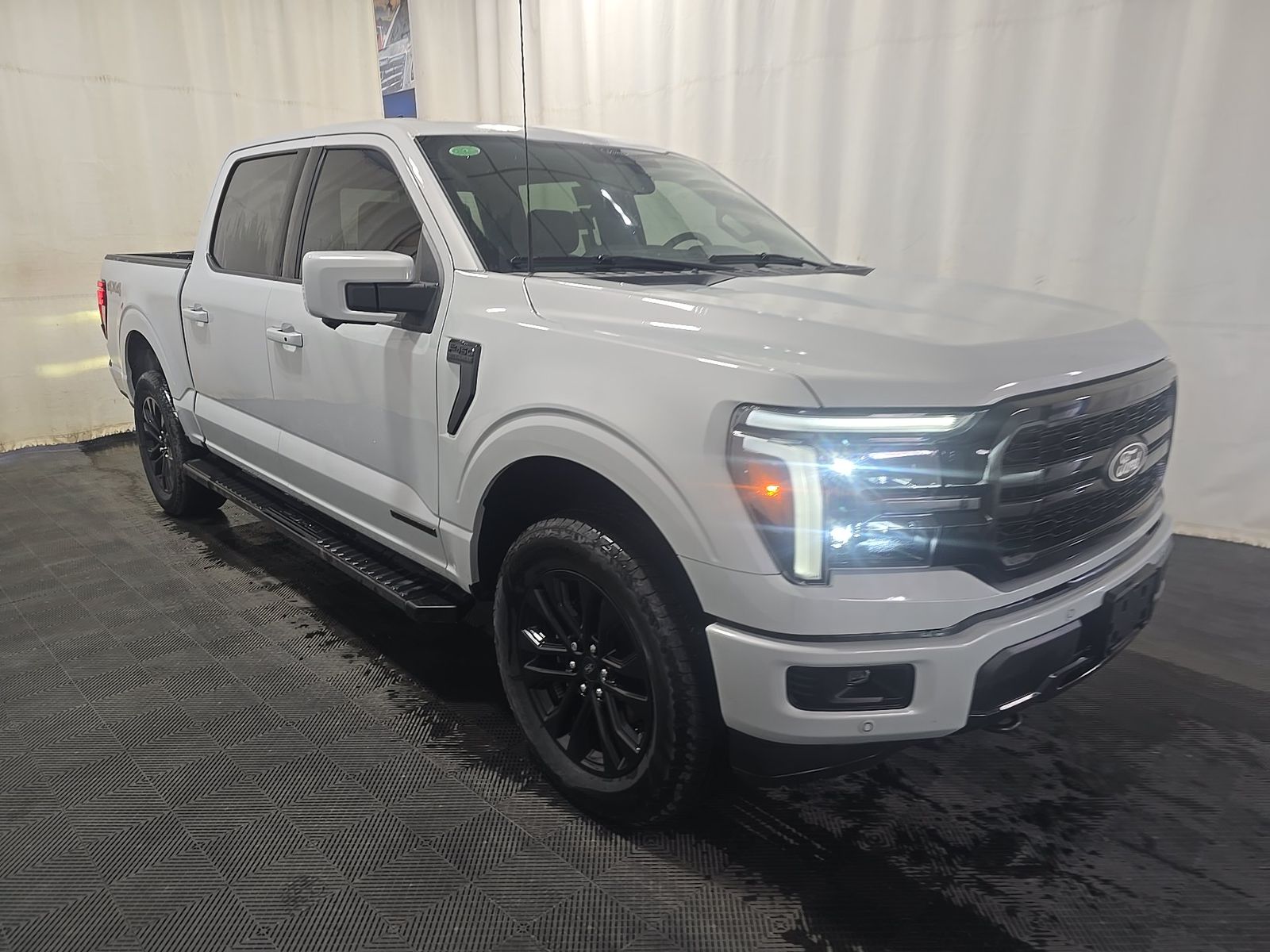 FORD F-150 - 4