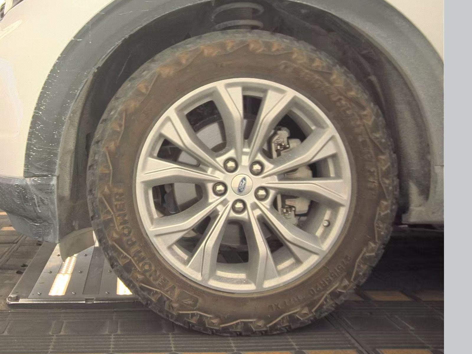 FORD EXPLORER - 10
