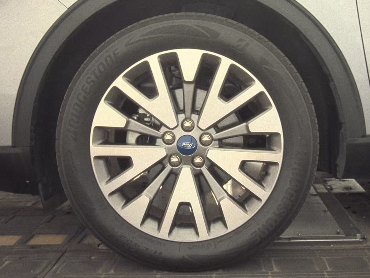FORD ESCAPE - 10