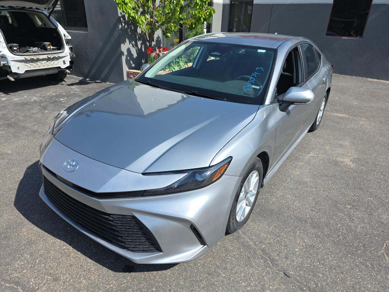 TOYOTA CAMRY - 1