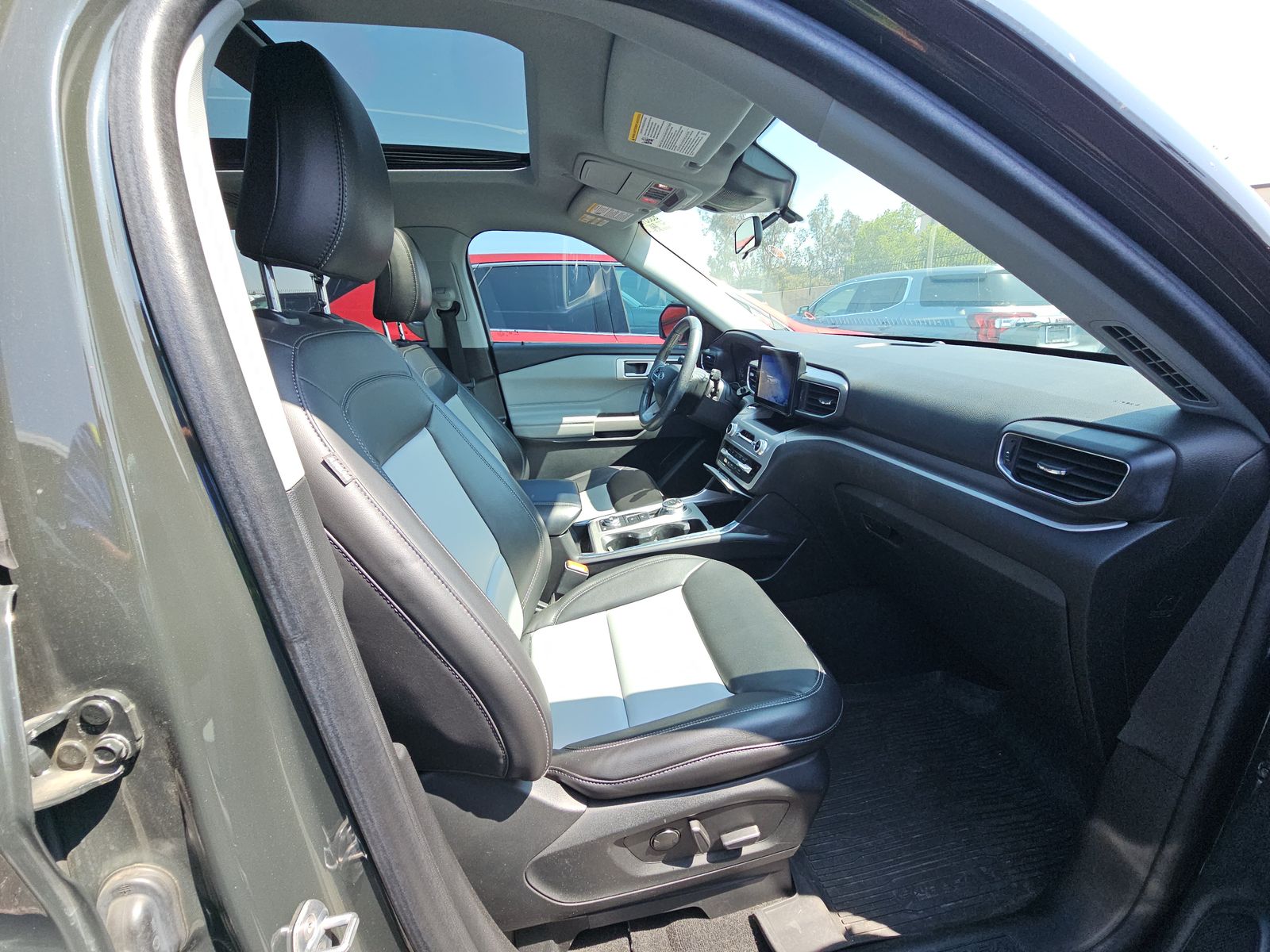 FORD EXPLORER - 9
