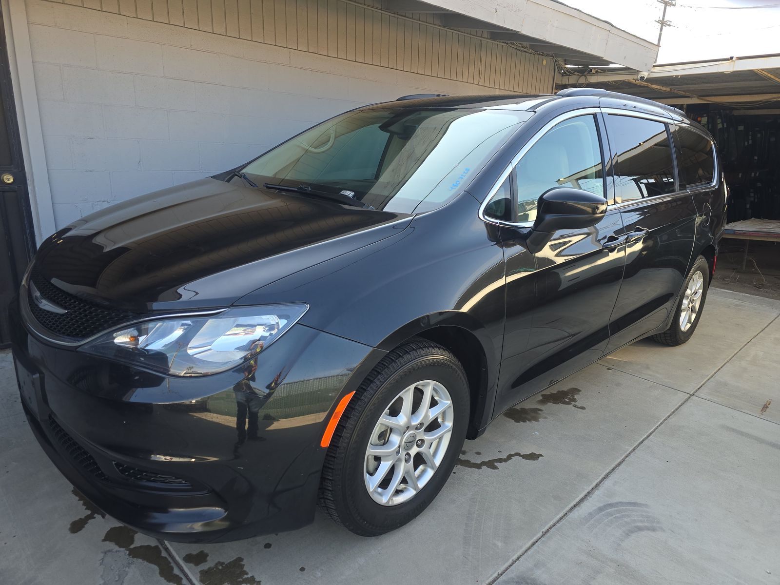 CHRYSLER VOYAGER - 1
