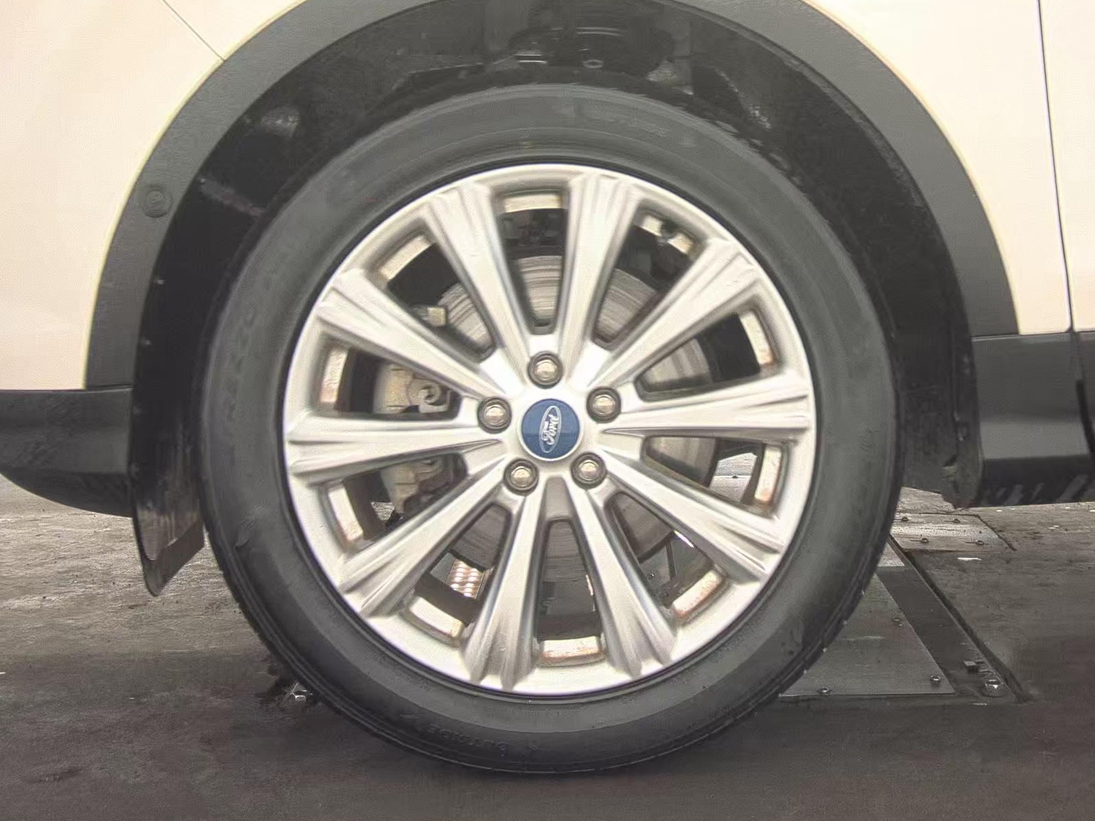 FORD ESCAPE - 10