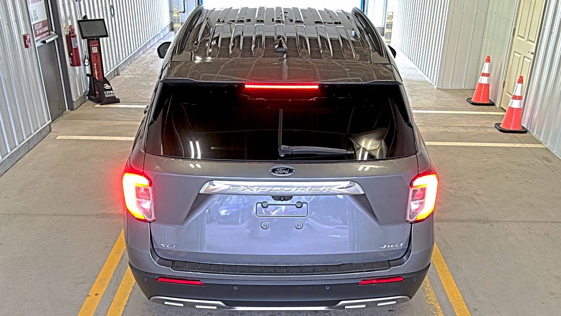 FORD EXPLORER - 6