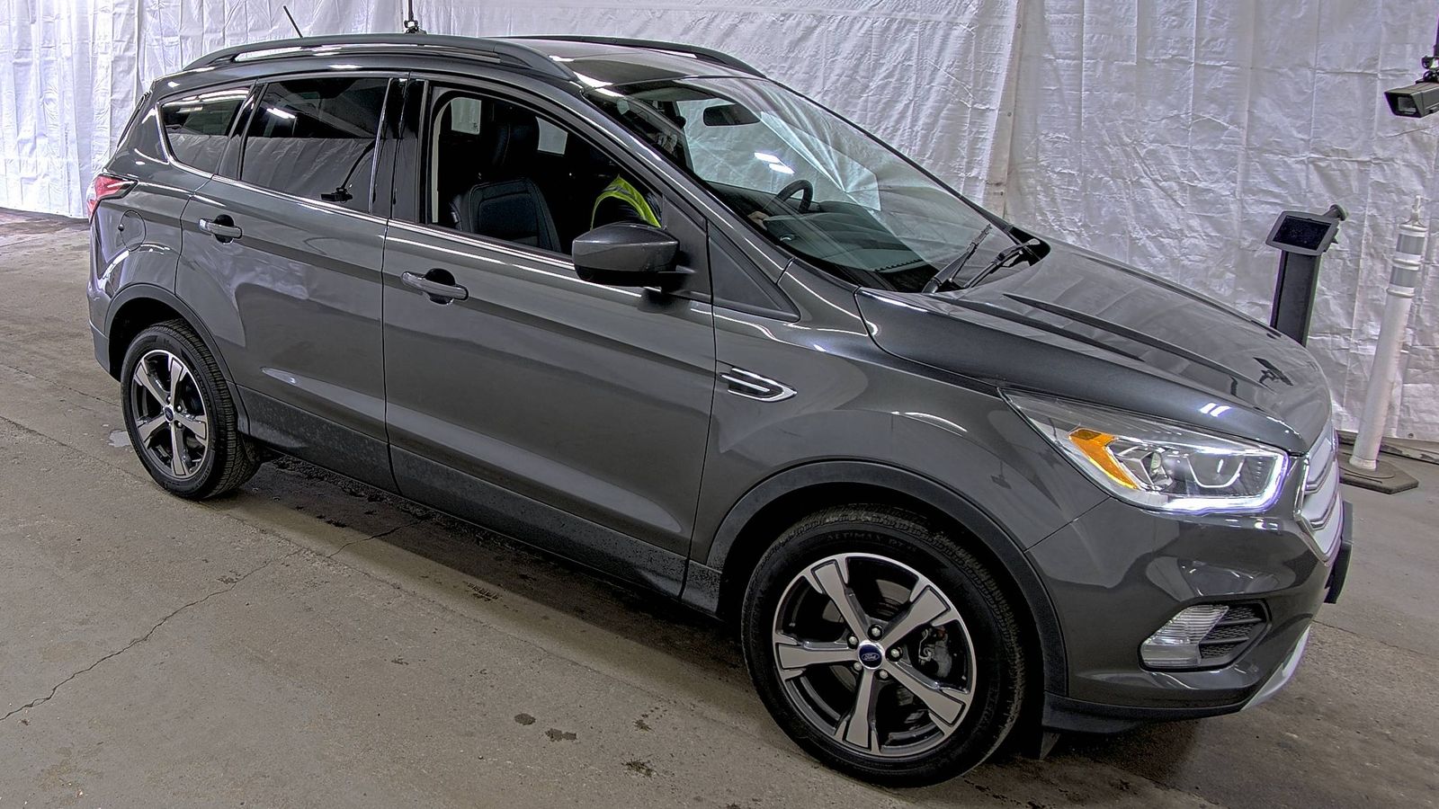 FORD ESCAPE - 4