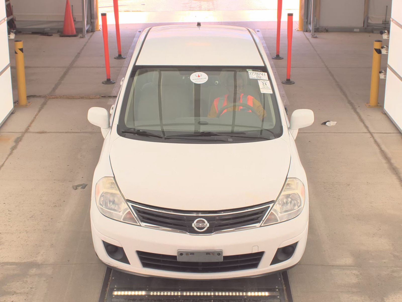NISSAN VERSA - 3