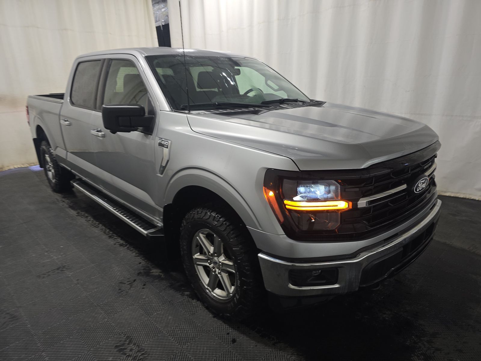FORD F-150 - 4