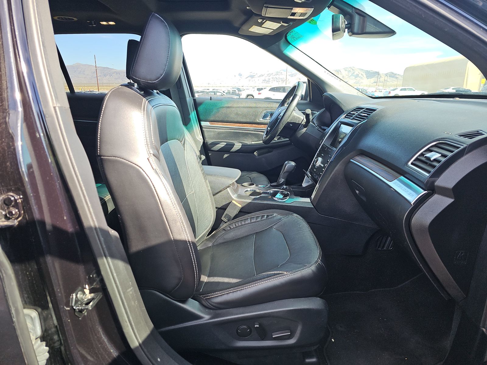 FORD EXPLORER - 9