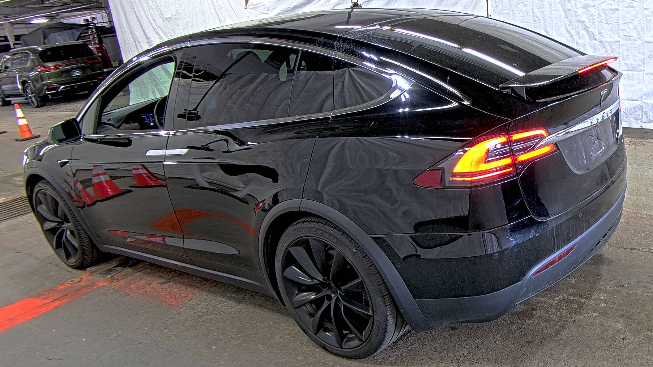TESLA MODEL X - 7