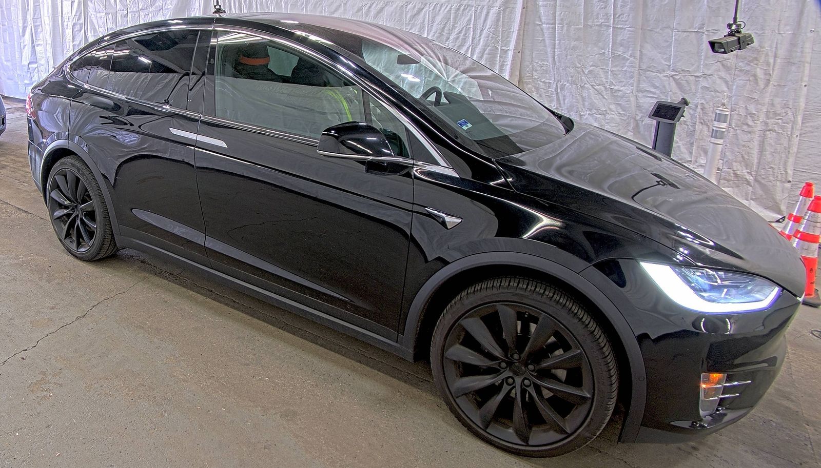 TESLA MODEL X - 4