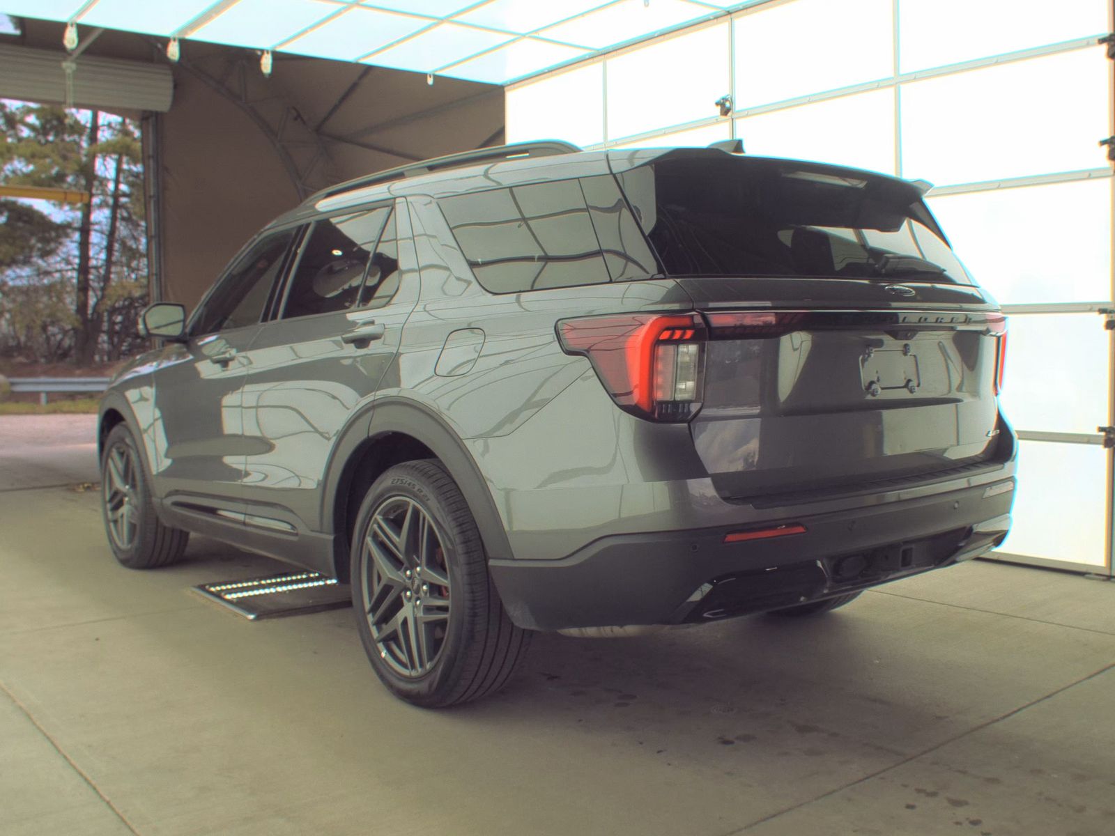 FORD EXPLORER - 9