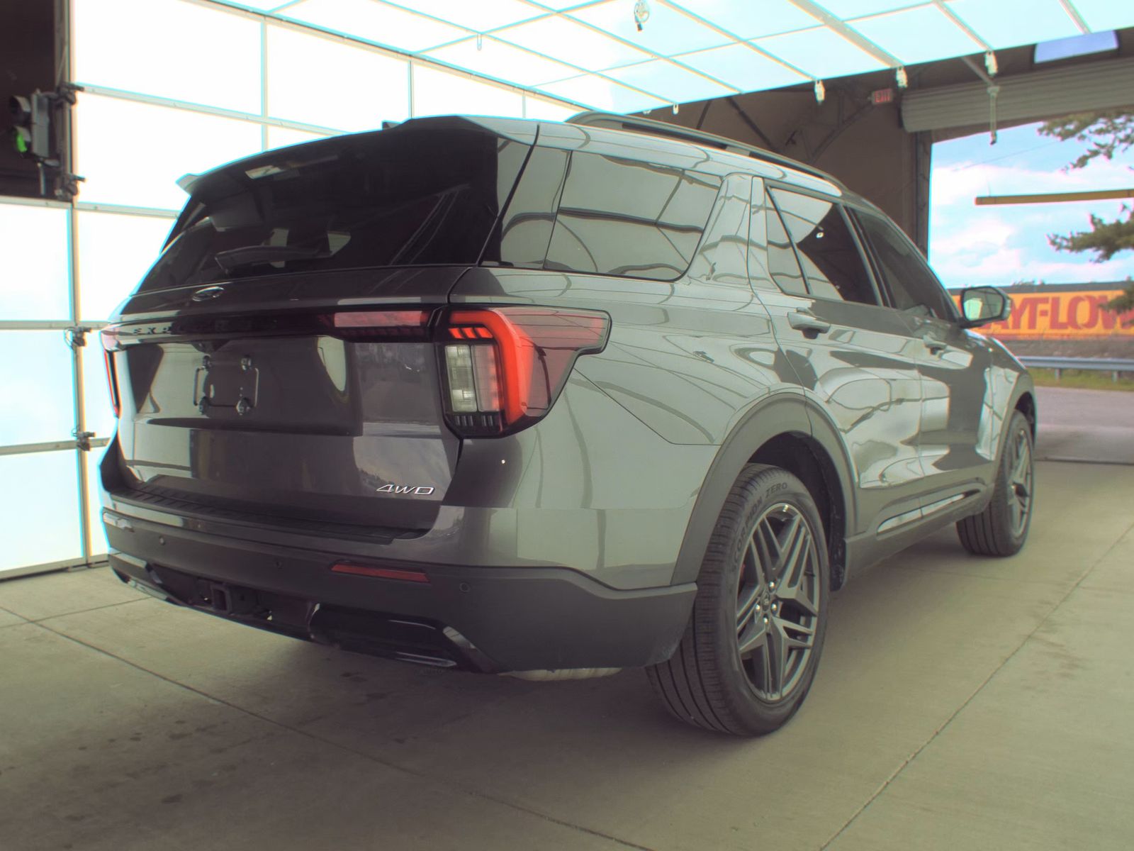 FORD EXPLORER - 6