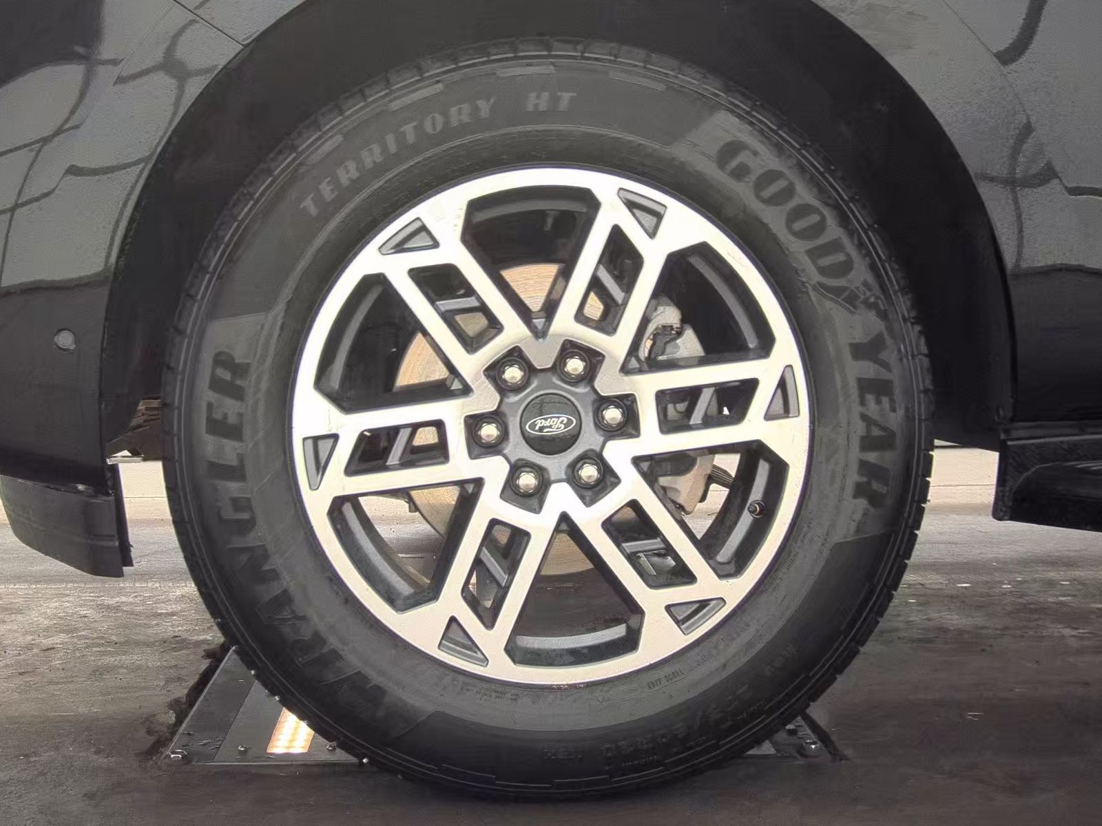 FORD EXPEDITION - 10