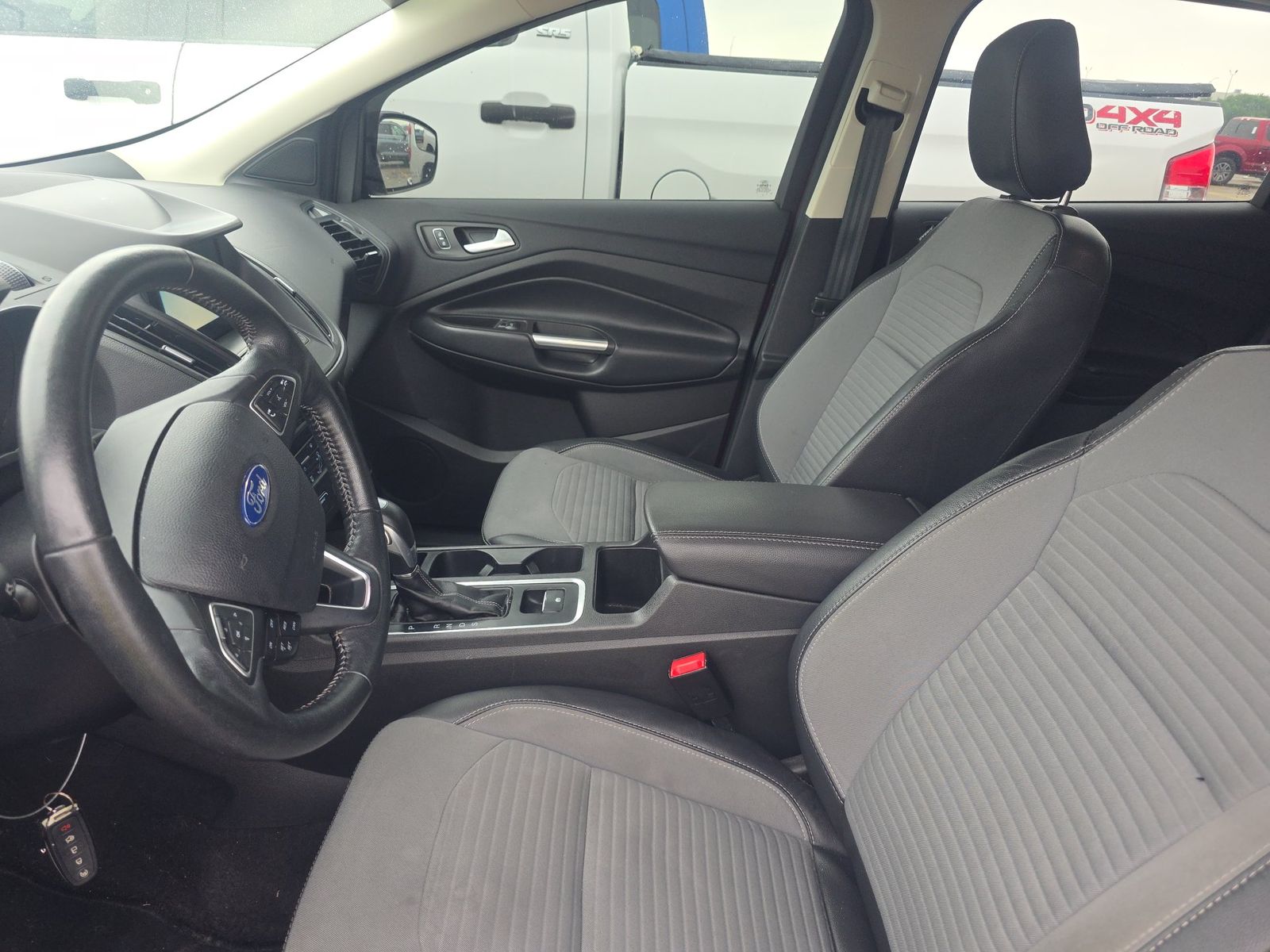 FORD ESCAPE - 8