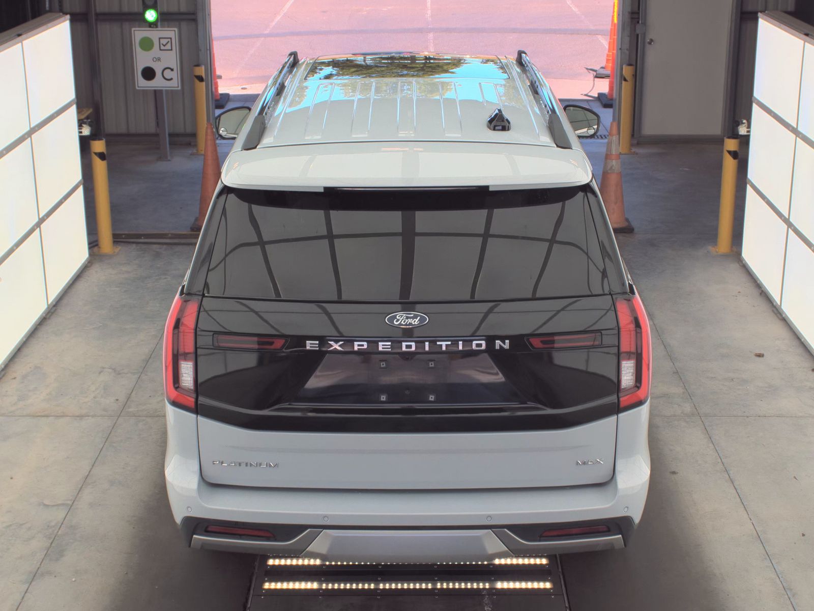 FORD EXPEDITION MAX - 7
