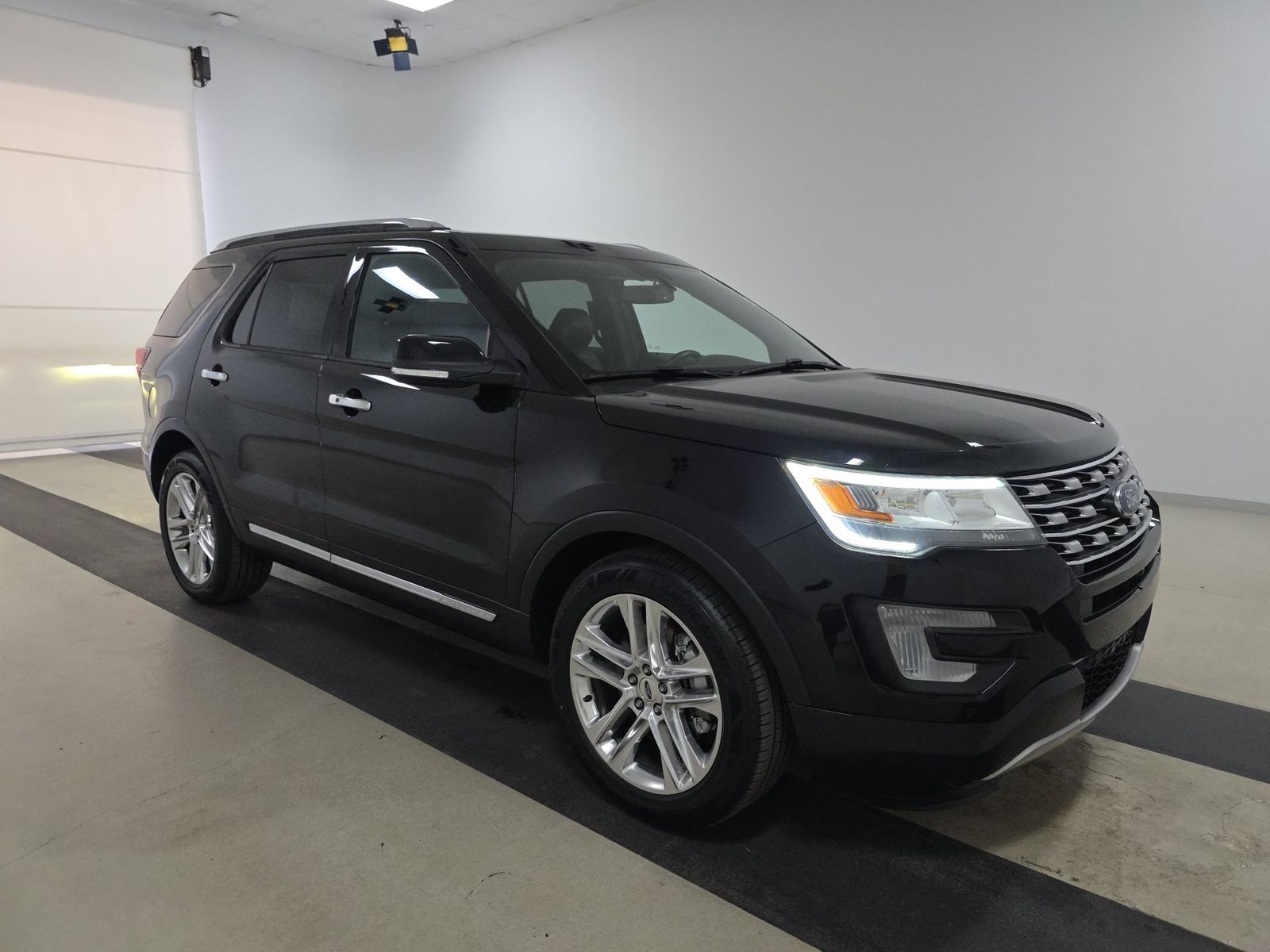 FORD EXPLORER - 4