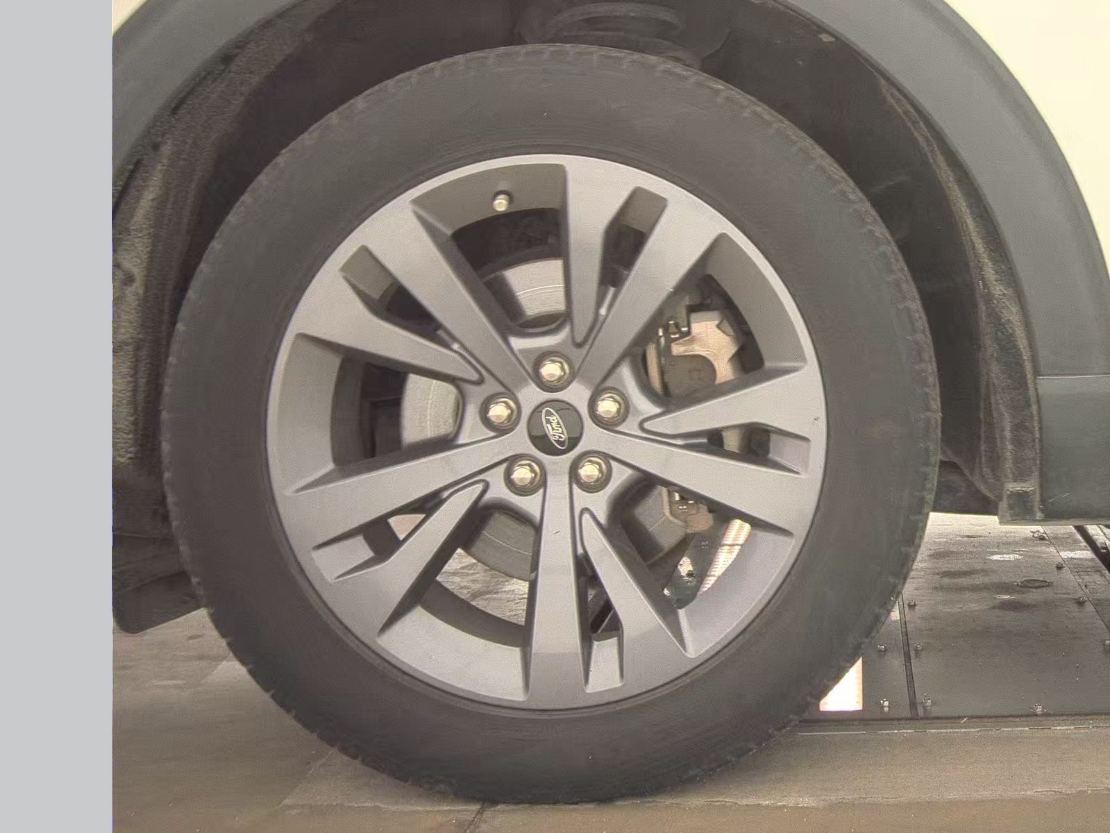 FORD EXPLORER - 10
