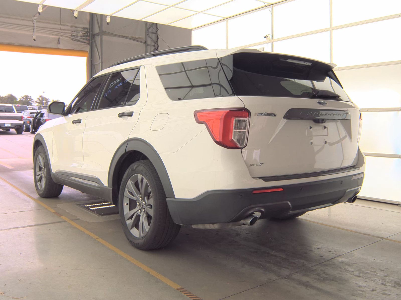FORD EXPLORER - 9