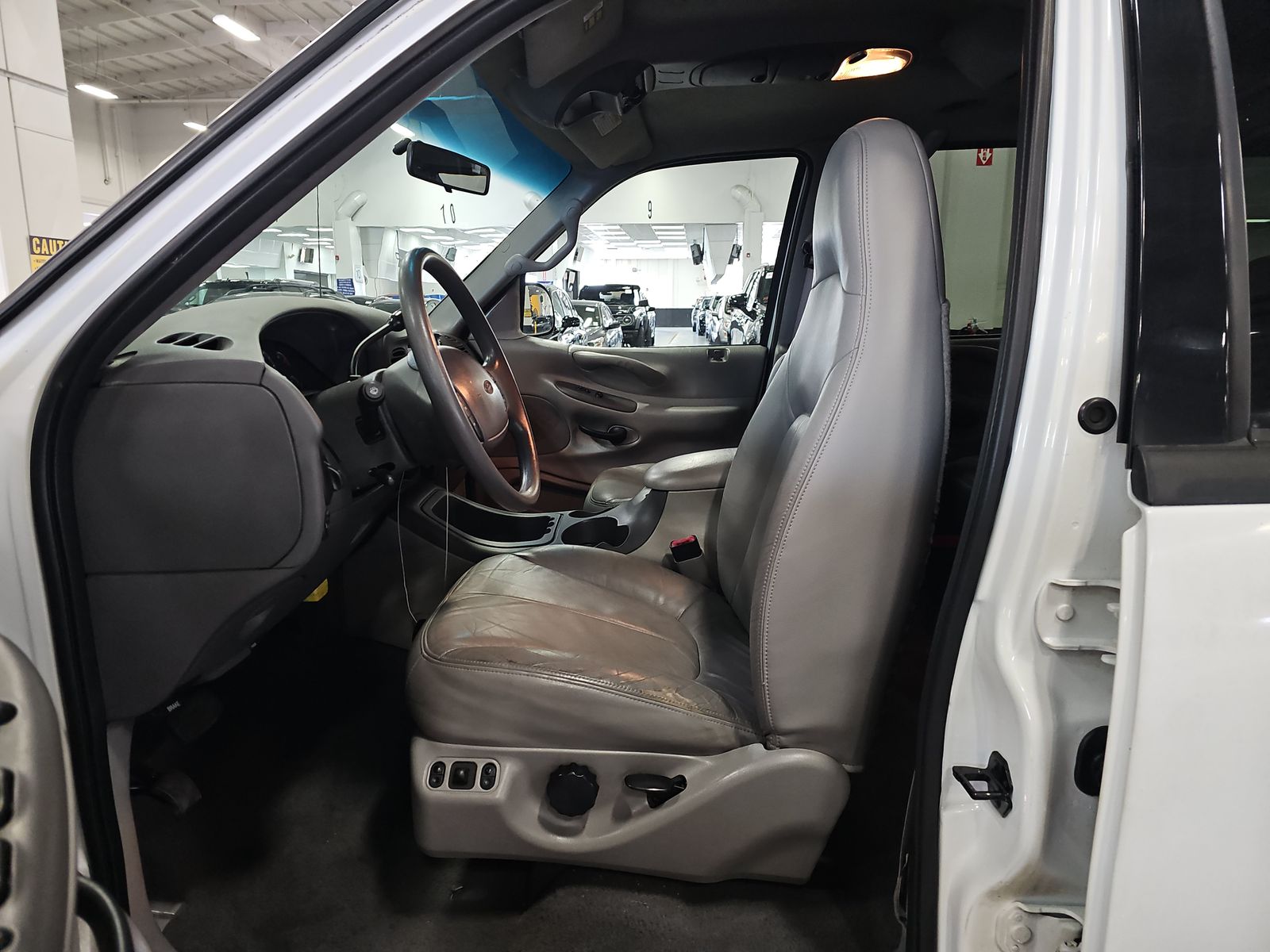 FORD EXPEDITION - 8