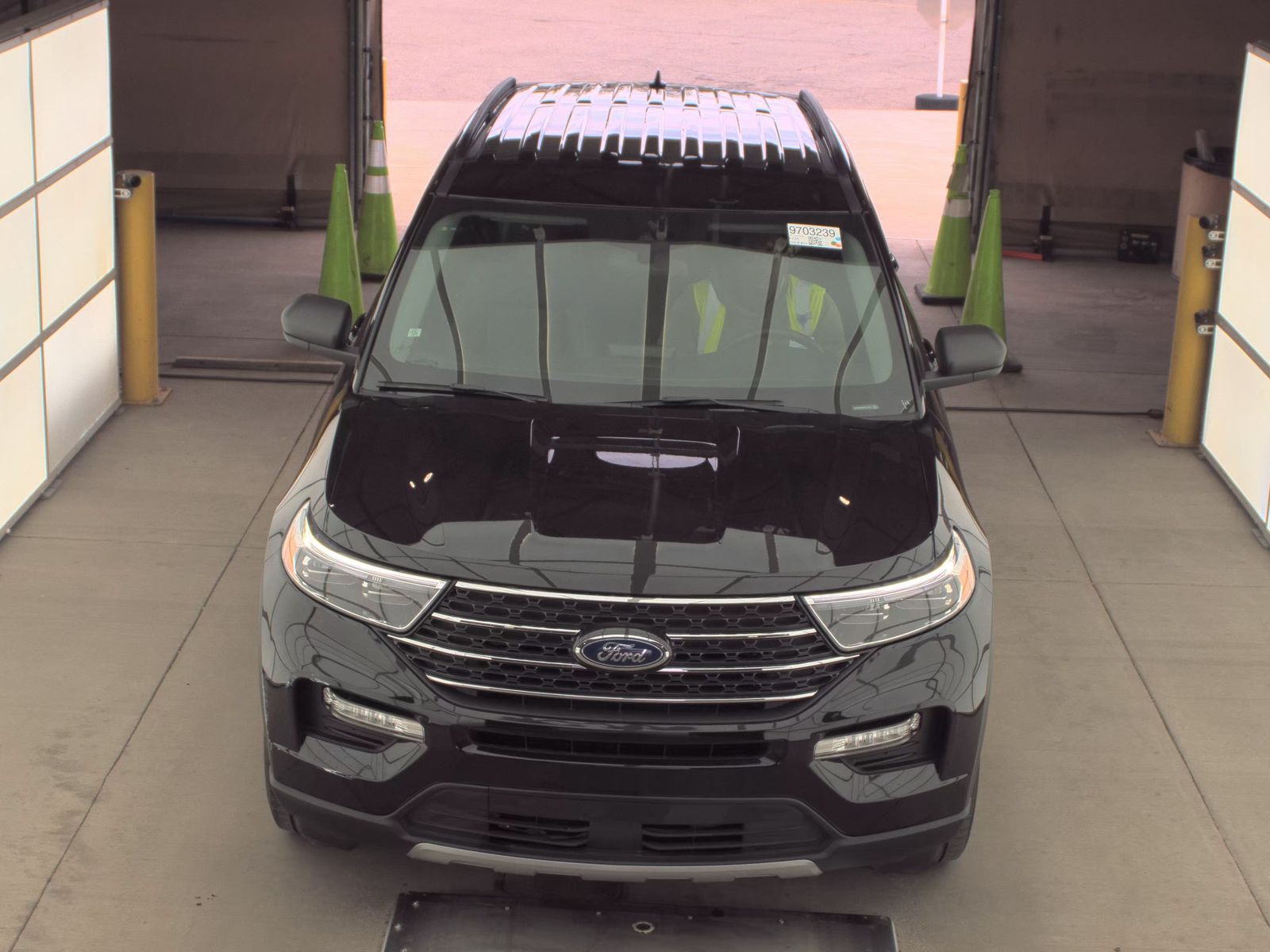 FORD EXPLORER - 3