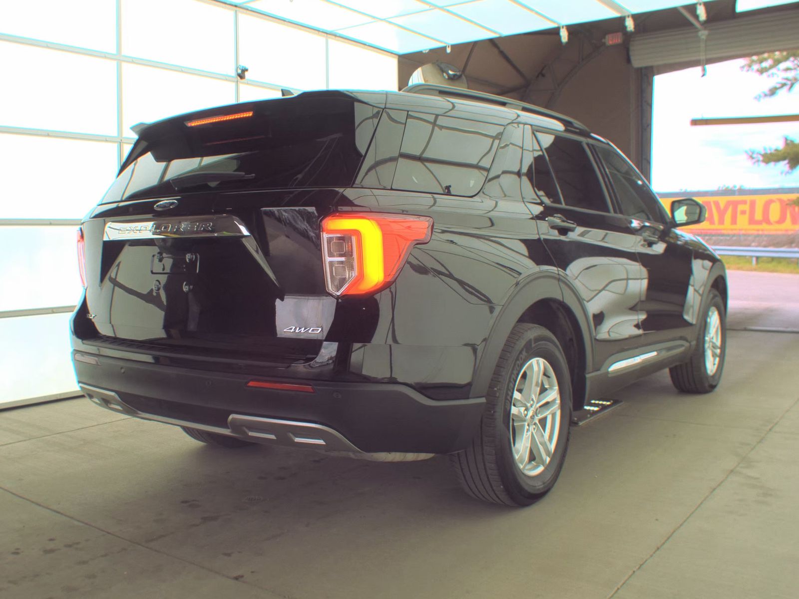 FORD EXPLORER - 6