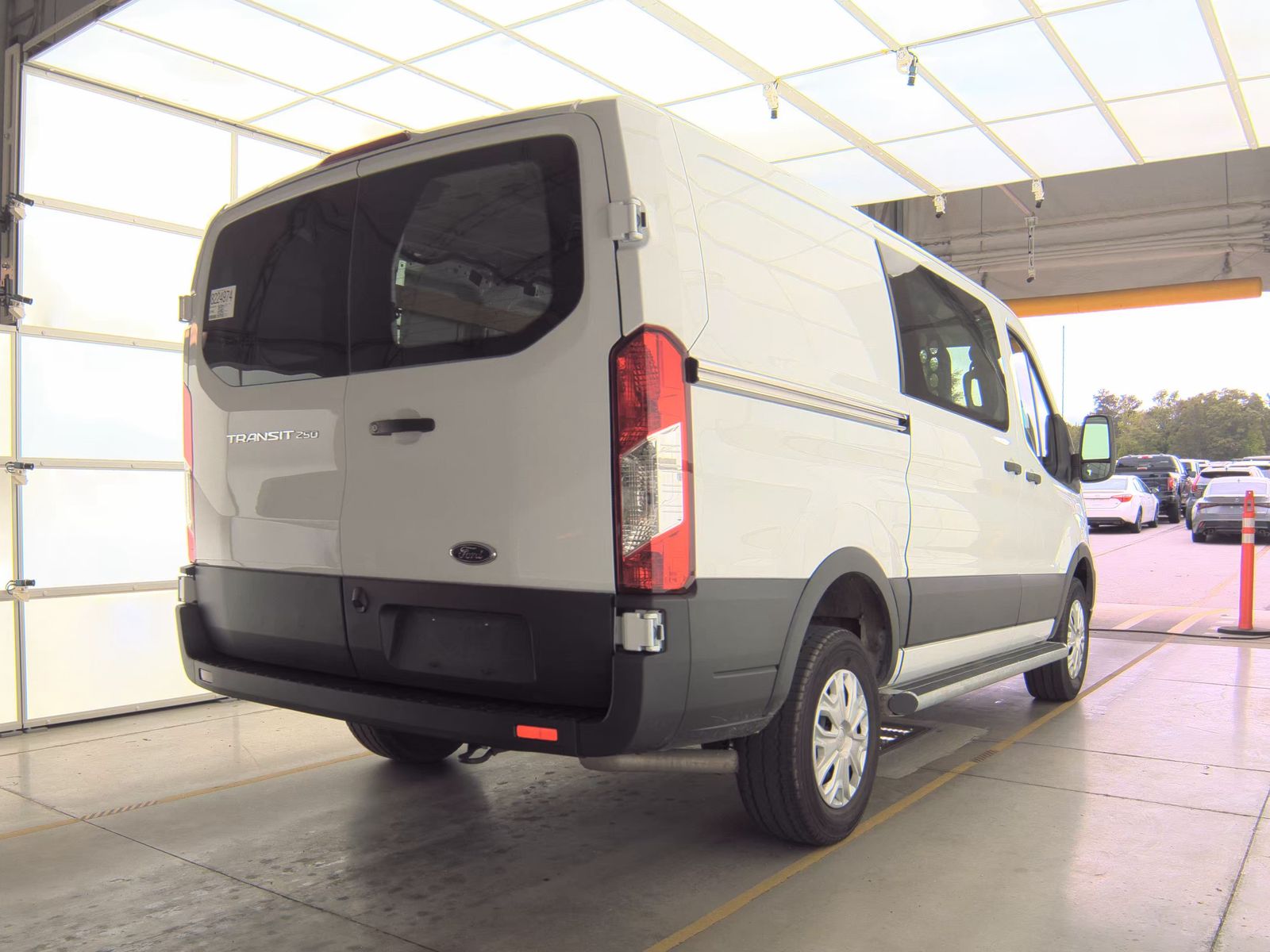 FORD TRANSIT 250 - 5