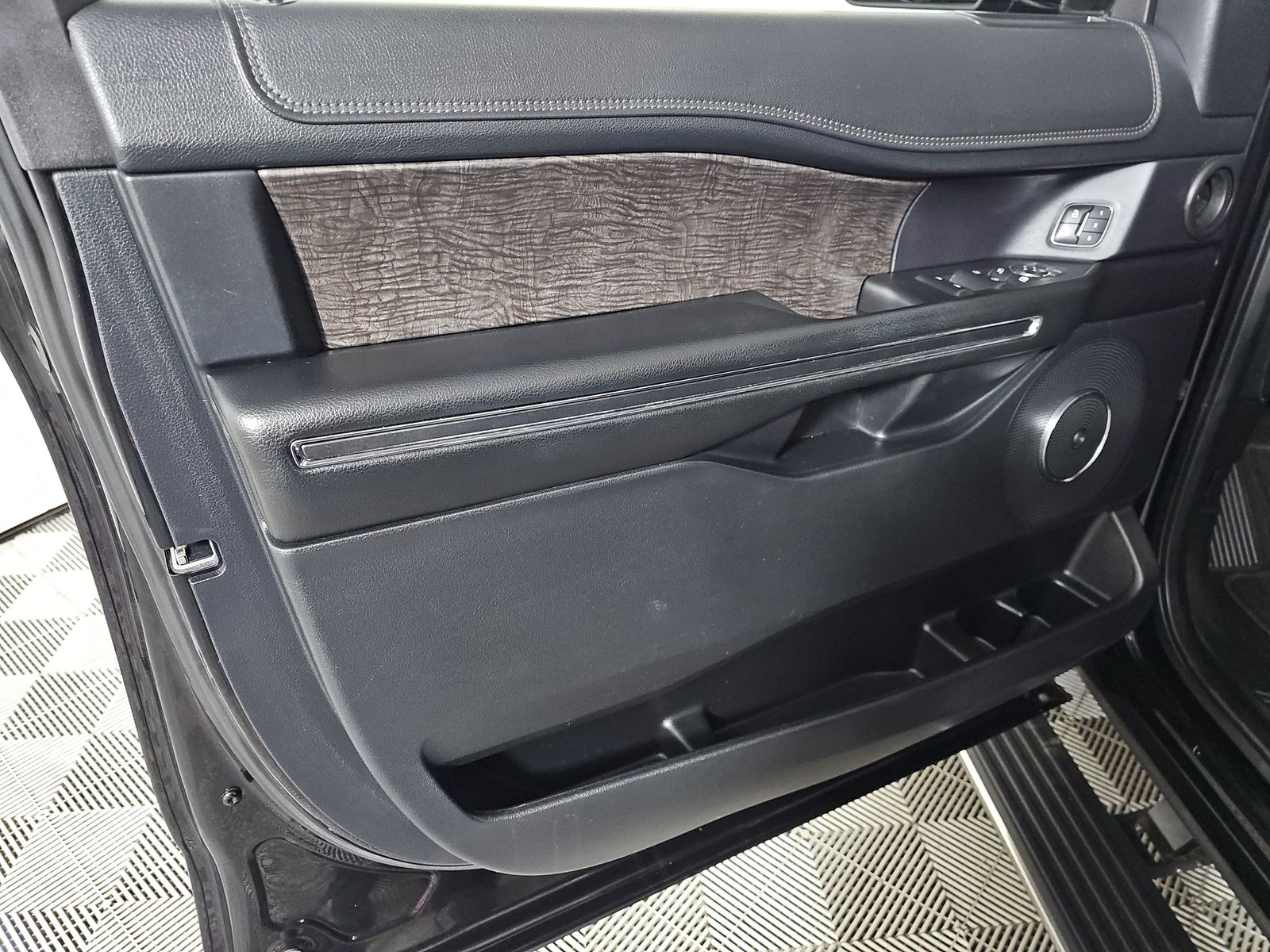 FORD EXPEDITION MAX - 10