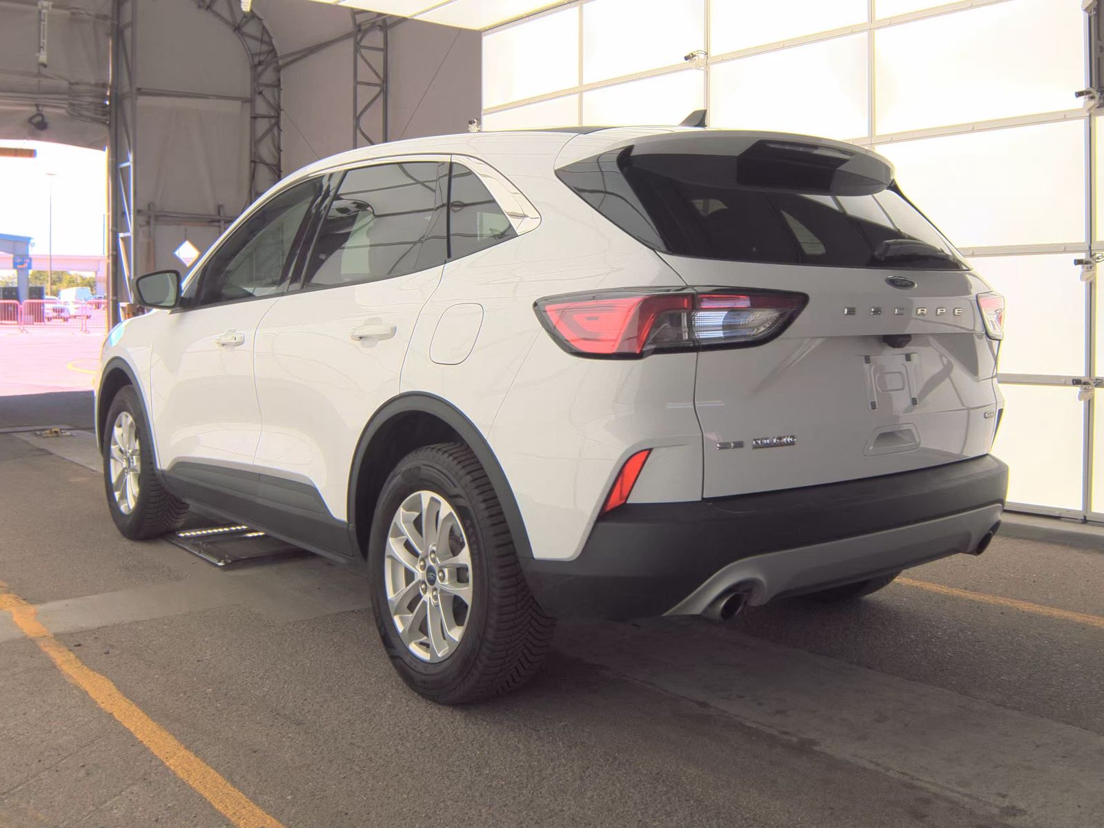 FORD ESCAPE - 9