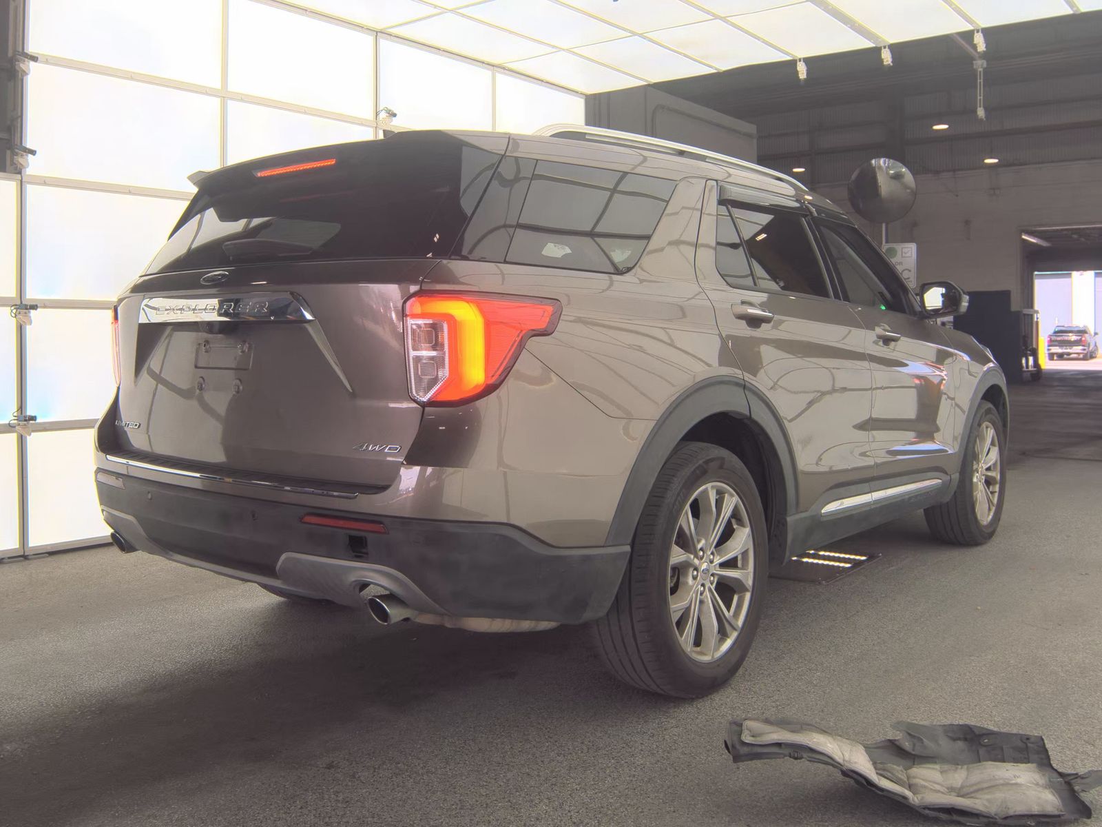 FORD EXPLORER - 6