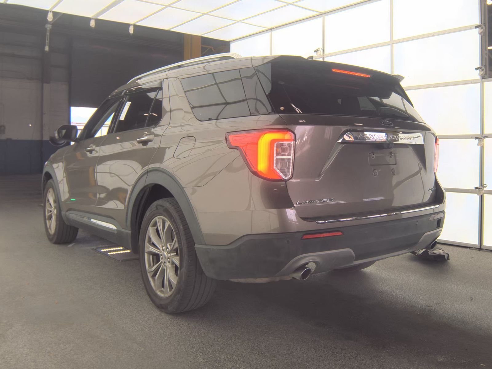 FORD EXPLORER - 9
