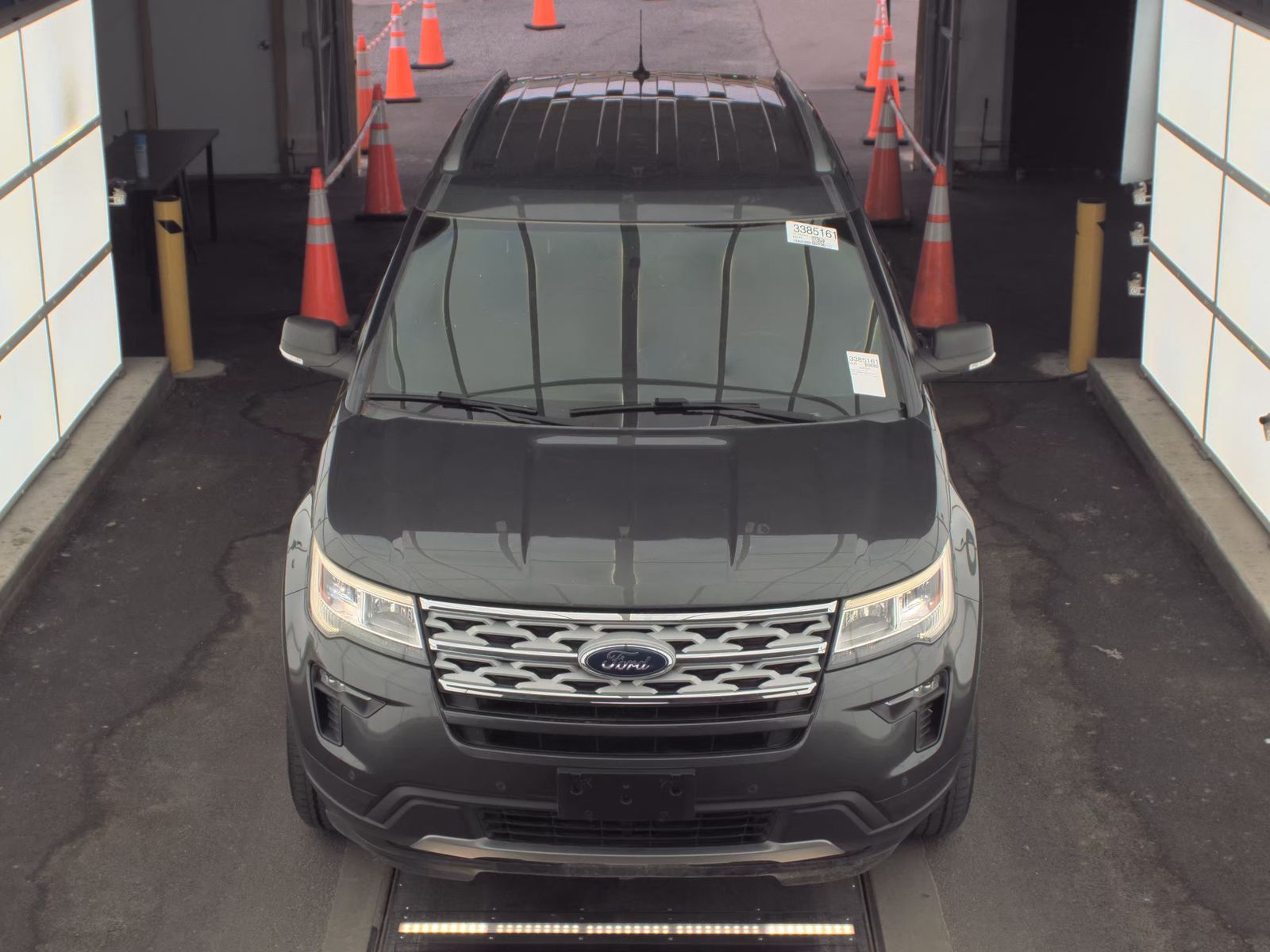 FORD EXPLORER - 3